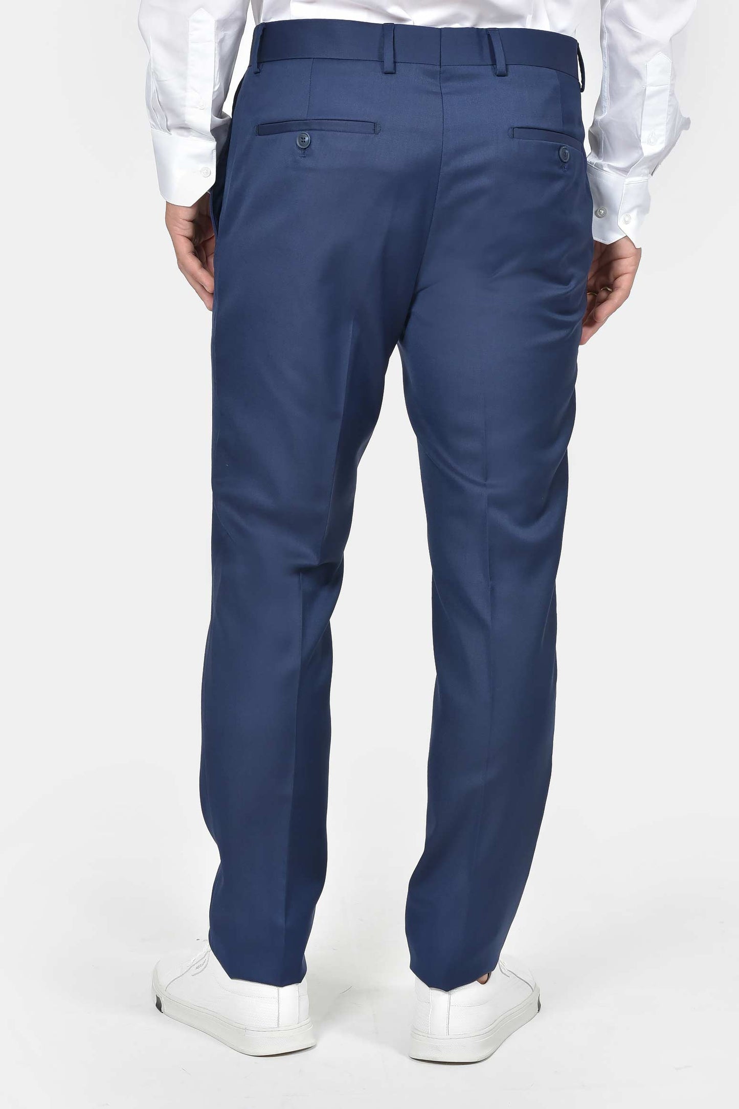 ανδρικό-κοστούμι-slim-fit-λείο-ύφασμα-με-μάλλινη-υφή-και-ελαφριά-ελαστικότητα