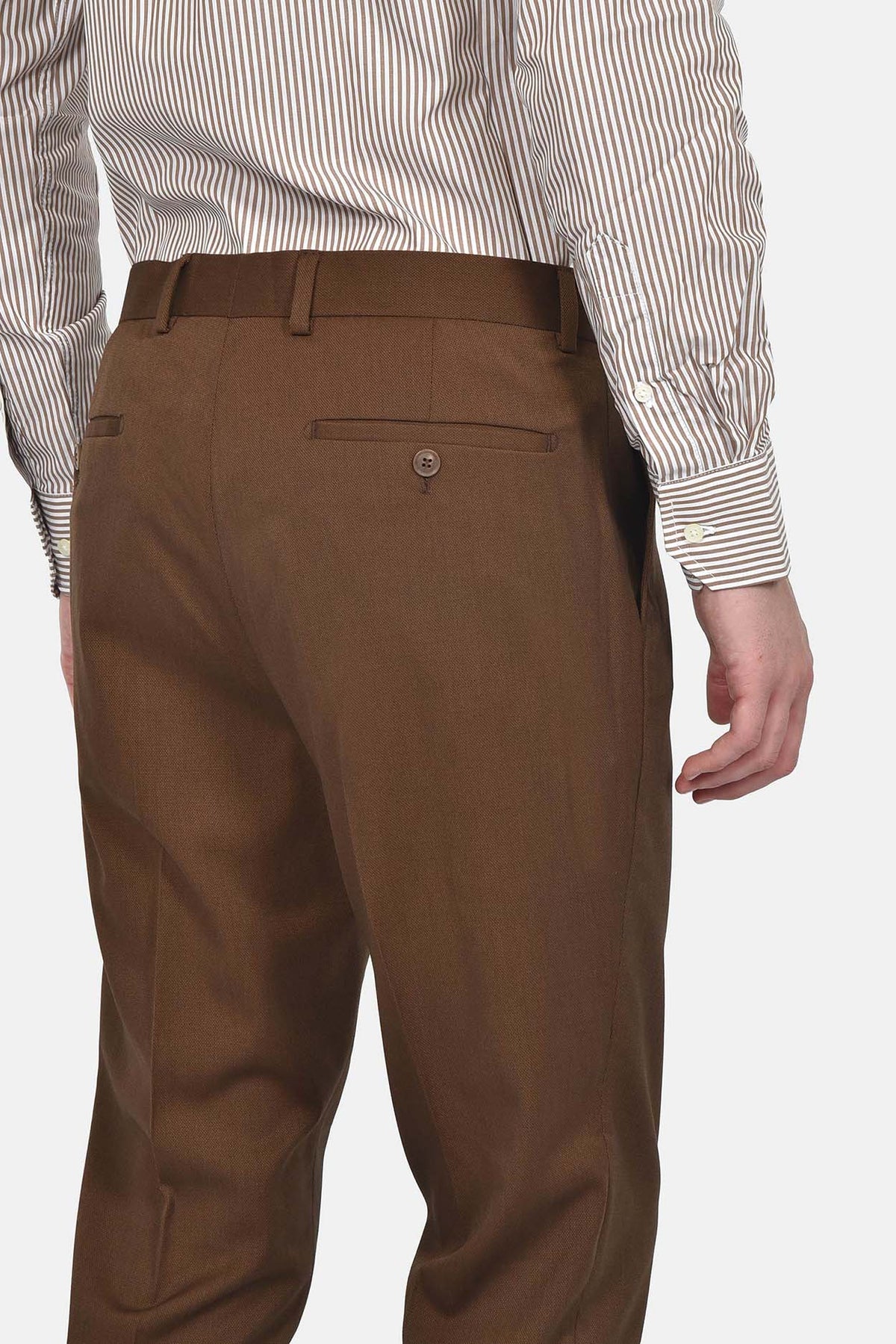 ανδρικό-κοστούμι-slim-fit-με-notch-πέτο-για-άνετη-κομψή-εμφάνιση