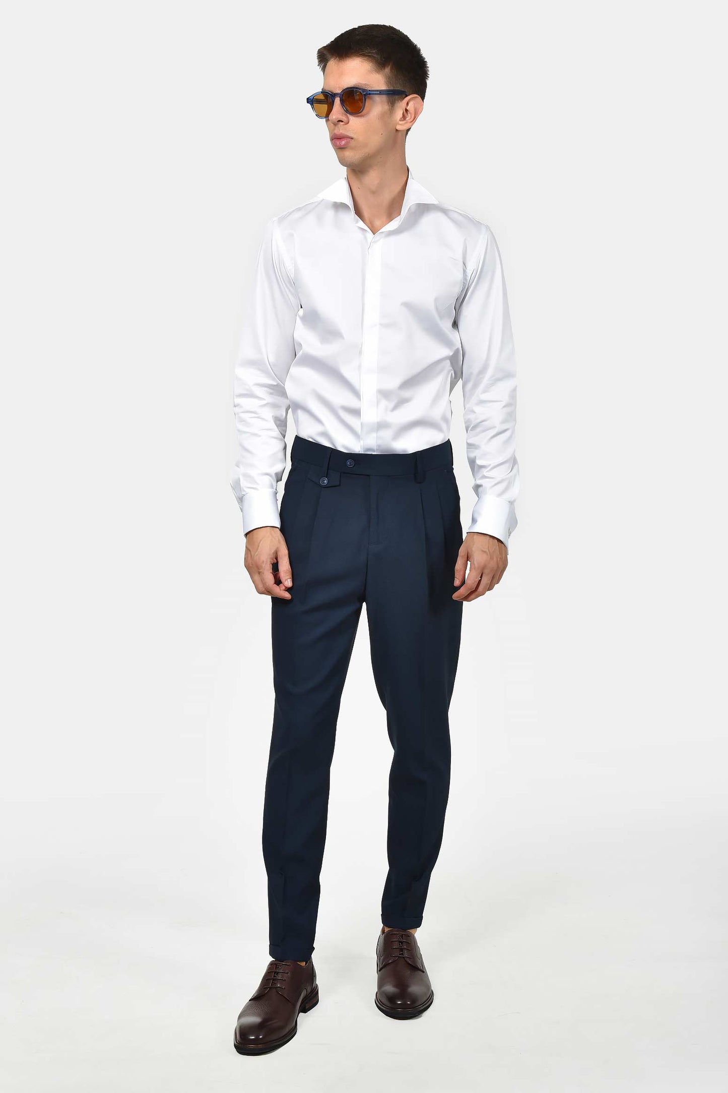 ανδρικό-επίσημο-παντελόνι-με-πιέτα-και-ρεβέρ