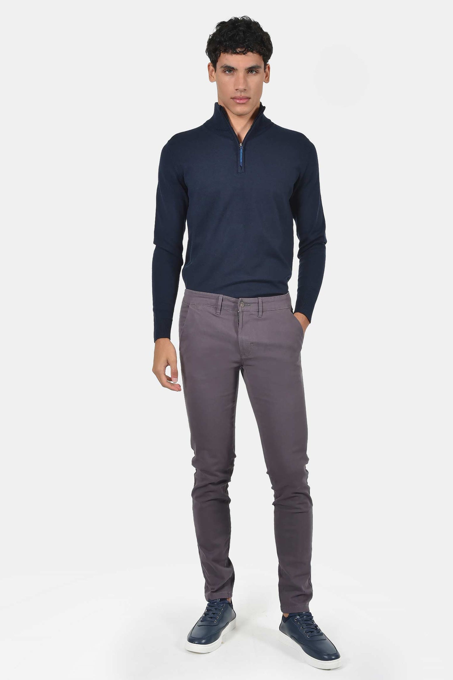 ανδρικό-βαμβακερό-chinos-παντελόνι-με-κέντημα-BL-στη-τσέπη