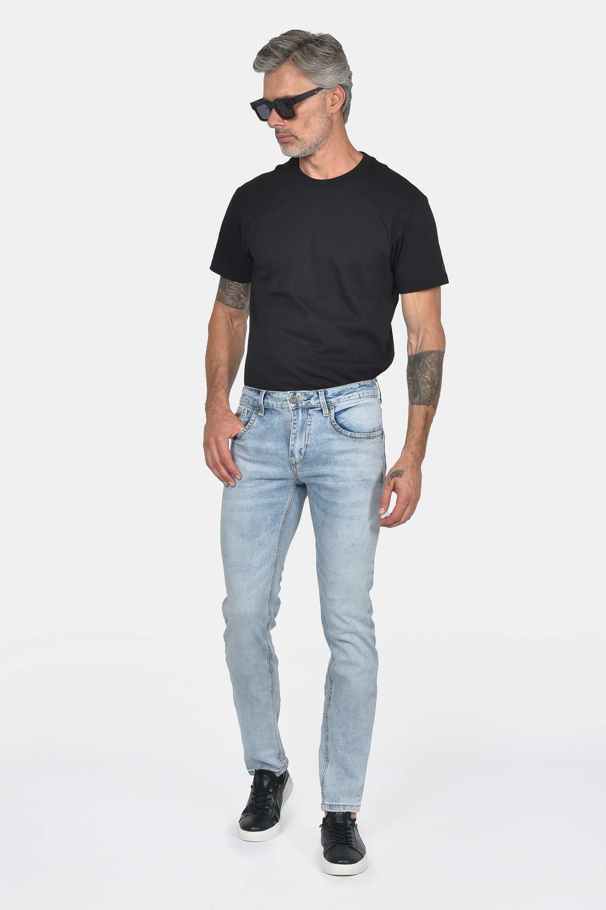 ανδρικό-τζιν-παντελόνι-regular-fit-σε-light-wash-για-άνετο-καθημερινό-look