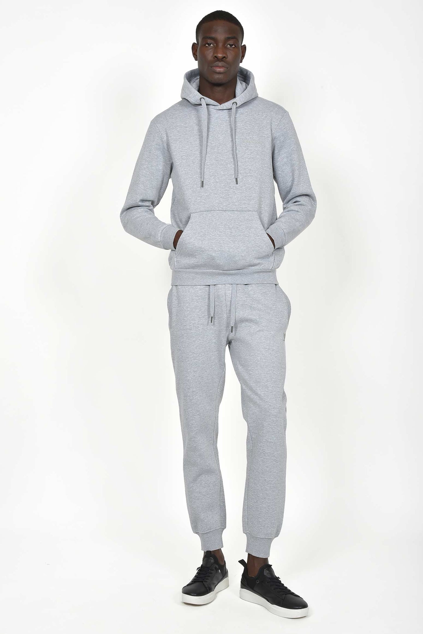 ανδρικό-φούτερ-με-κουκούλα-και-κέντημα