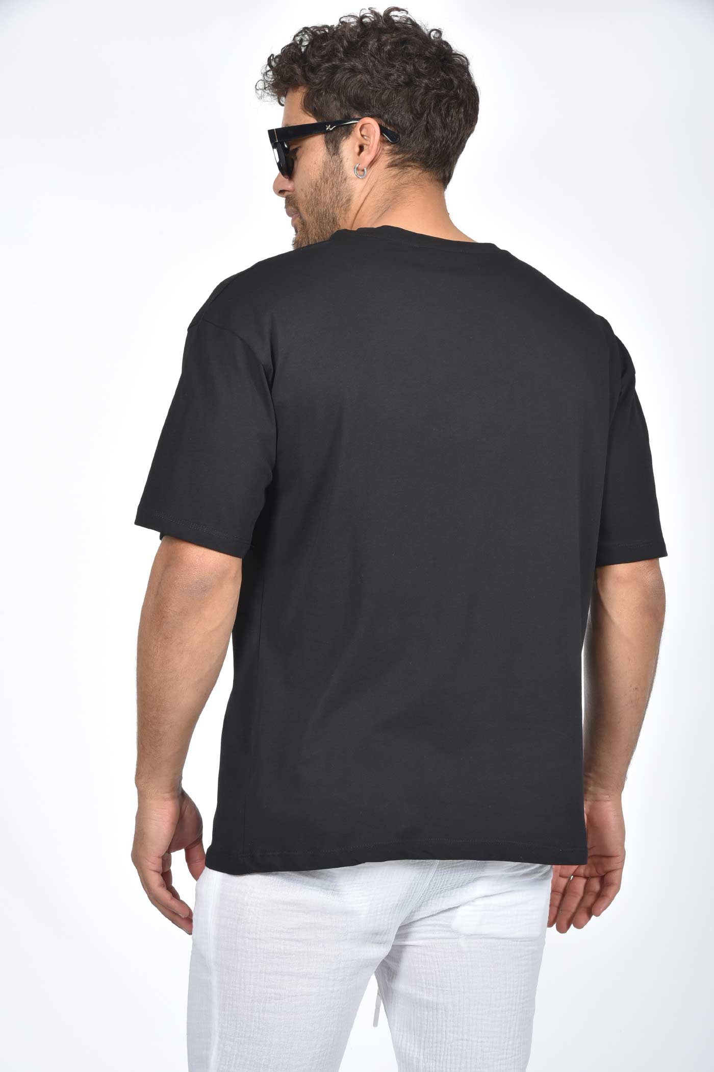 ανδρικό-oversized-t-shirt-με-εμπριμέ-τσέπη