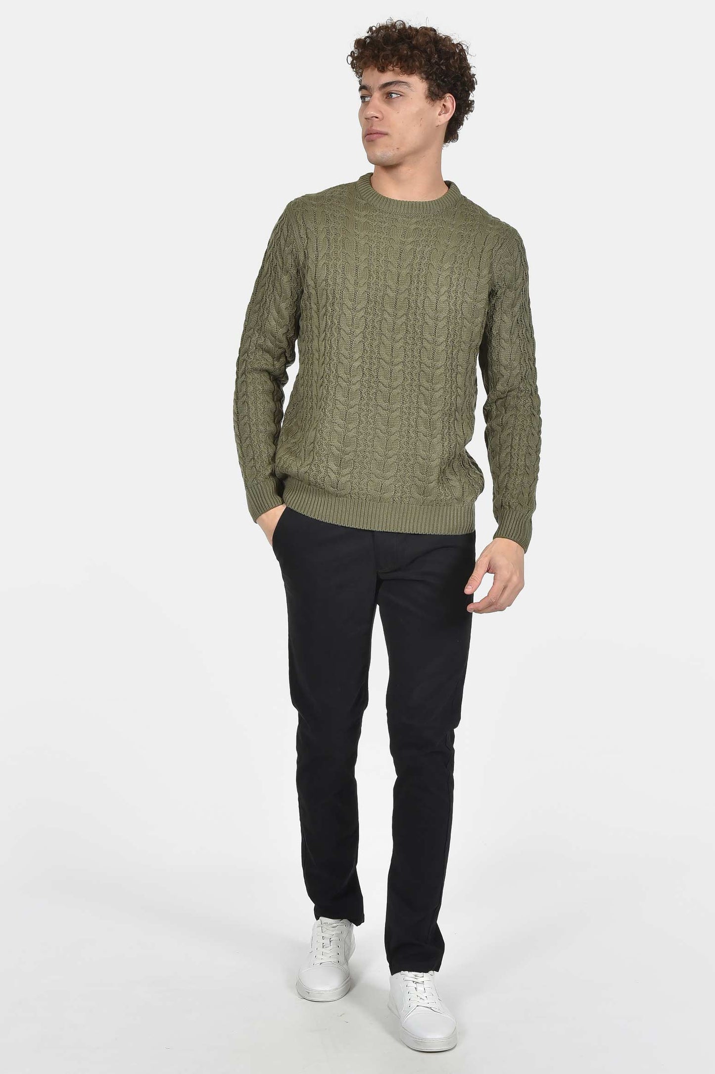 ανδρικό-πλεκτό-πουλόβερ-με-σχέδιο-πλεξούδα