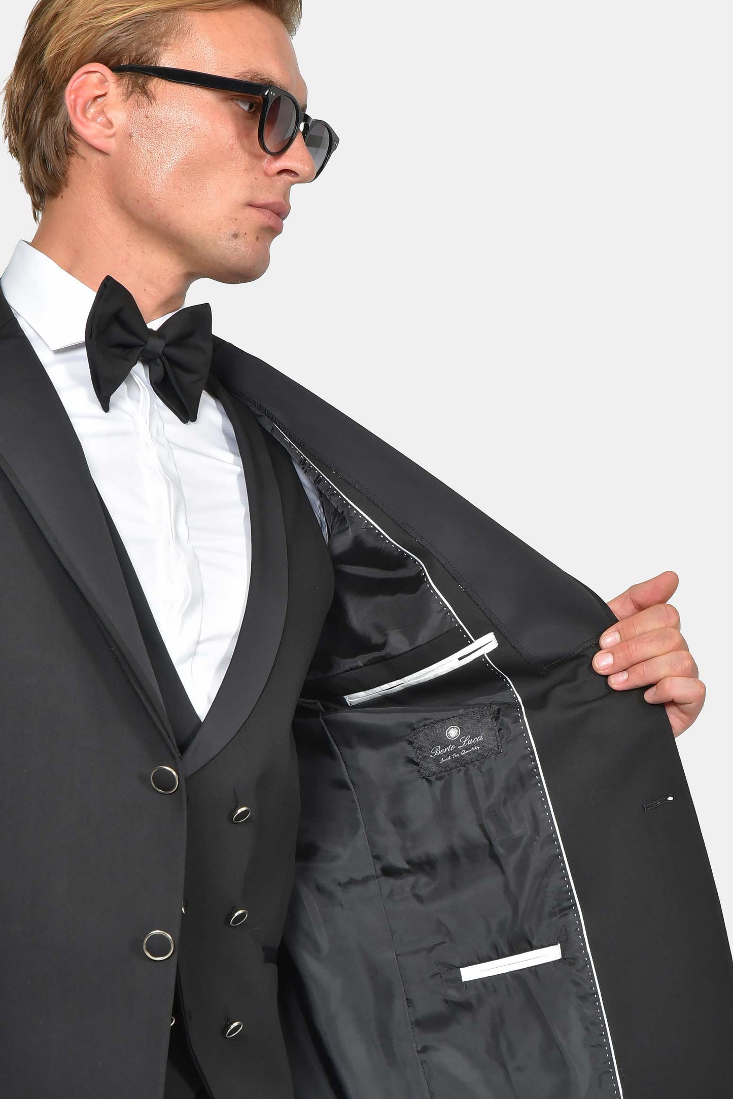 ανδρικό-γαμπριάτικο-κοστούμι-slim-fit