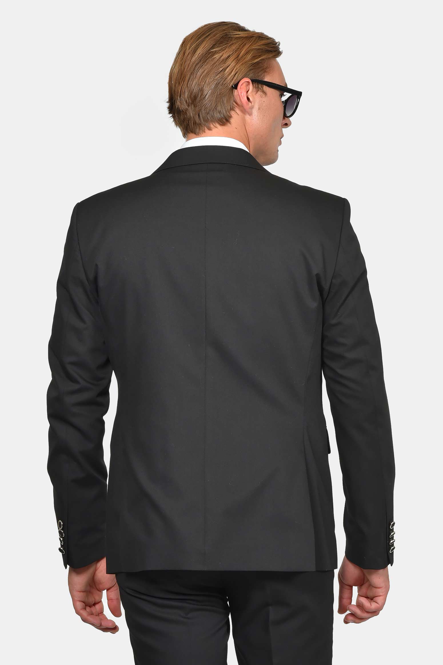 ανδρικό-γαμπριάτικο-κοστούμι-slim-fit