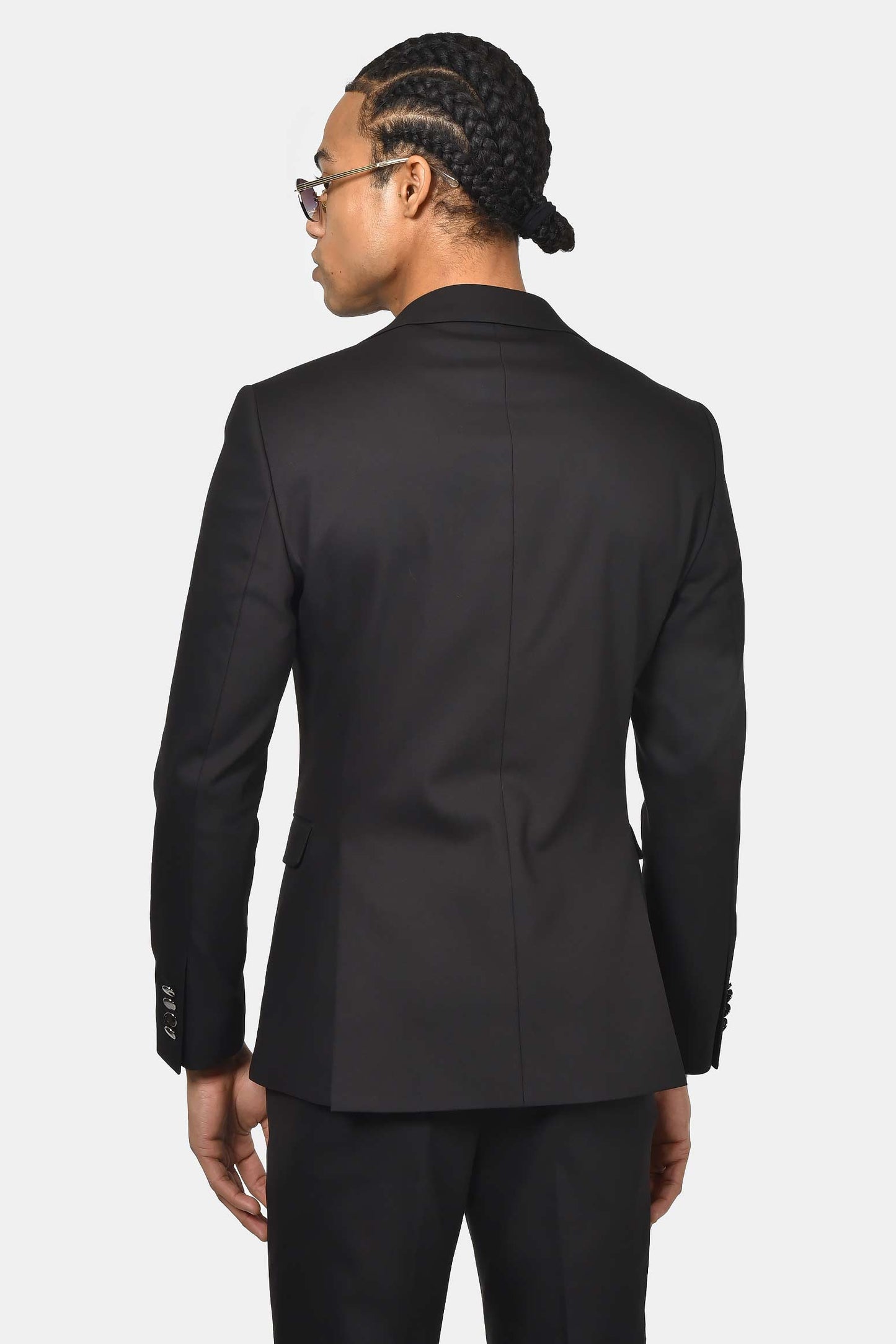 ανδρικό-κοστούμι-με-μεταλλικό-κούμπωμα-ελαστική-άνεση-&-σύγχρονη-γραμμή