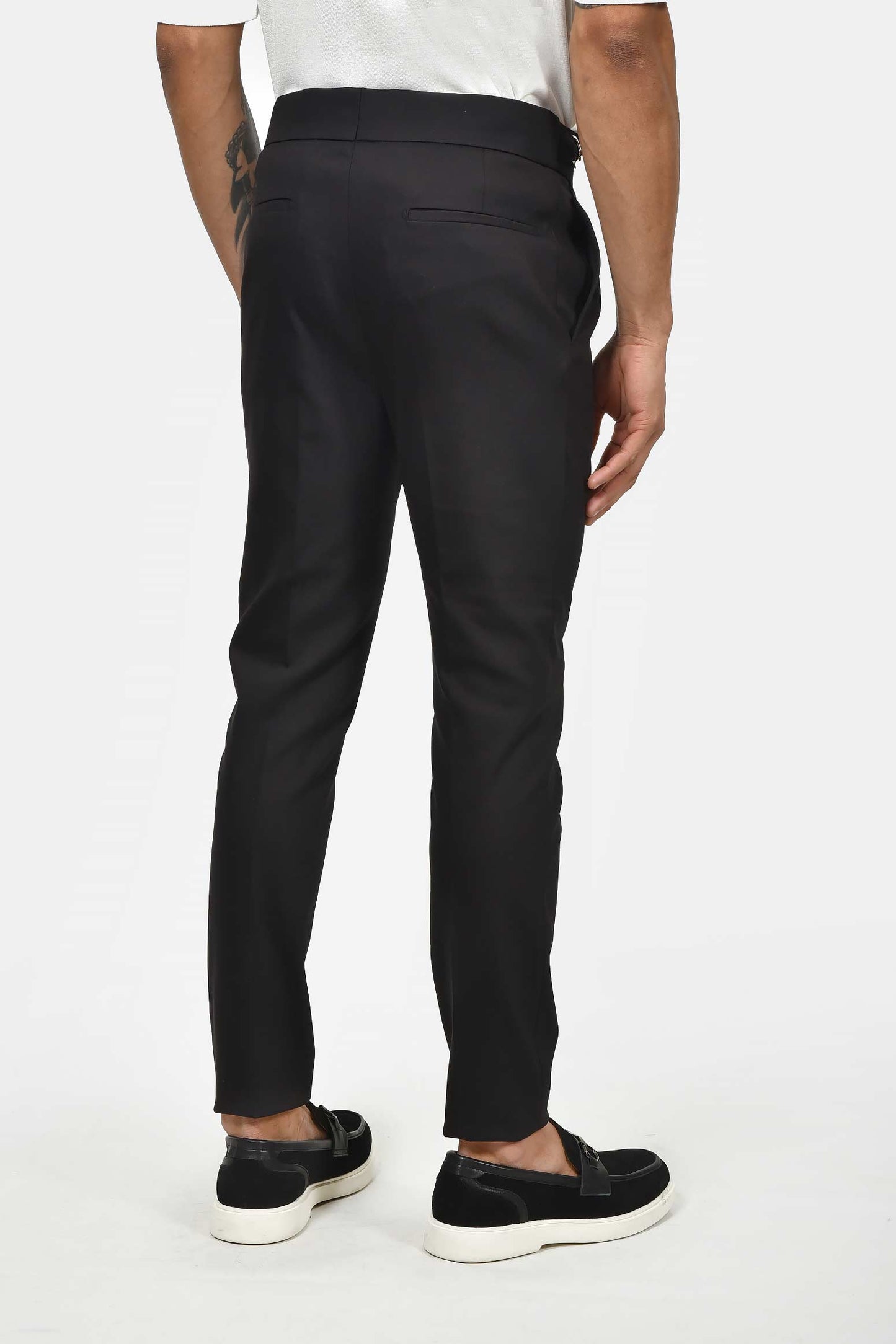 ανδρικό-κοστούμι-με-μεταλλικό-κούμπωμα-ελαστική-άνεση-&-σύγχρονη-γραμμή