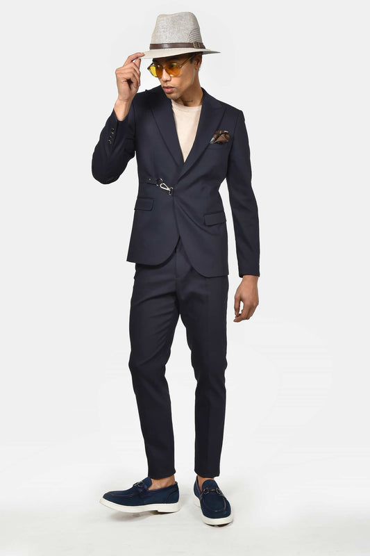 ανδρικό-κοστούμι-με-μεταλλικό-κούμπωμα-ελαστική-άνεση-&-σύγχρονη-γραμμή