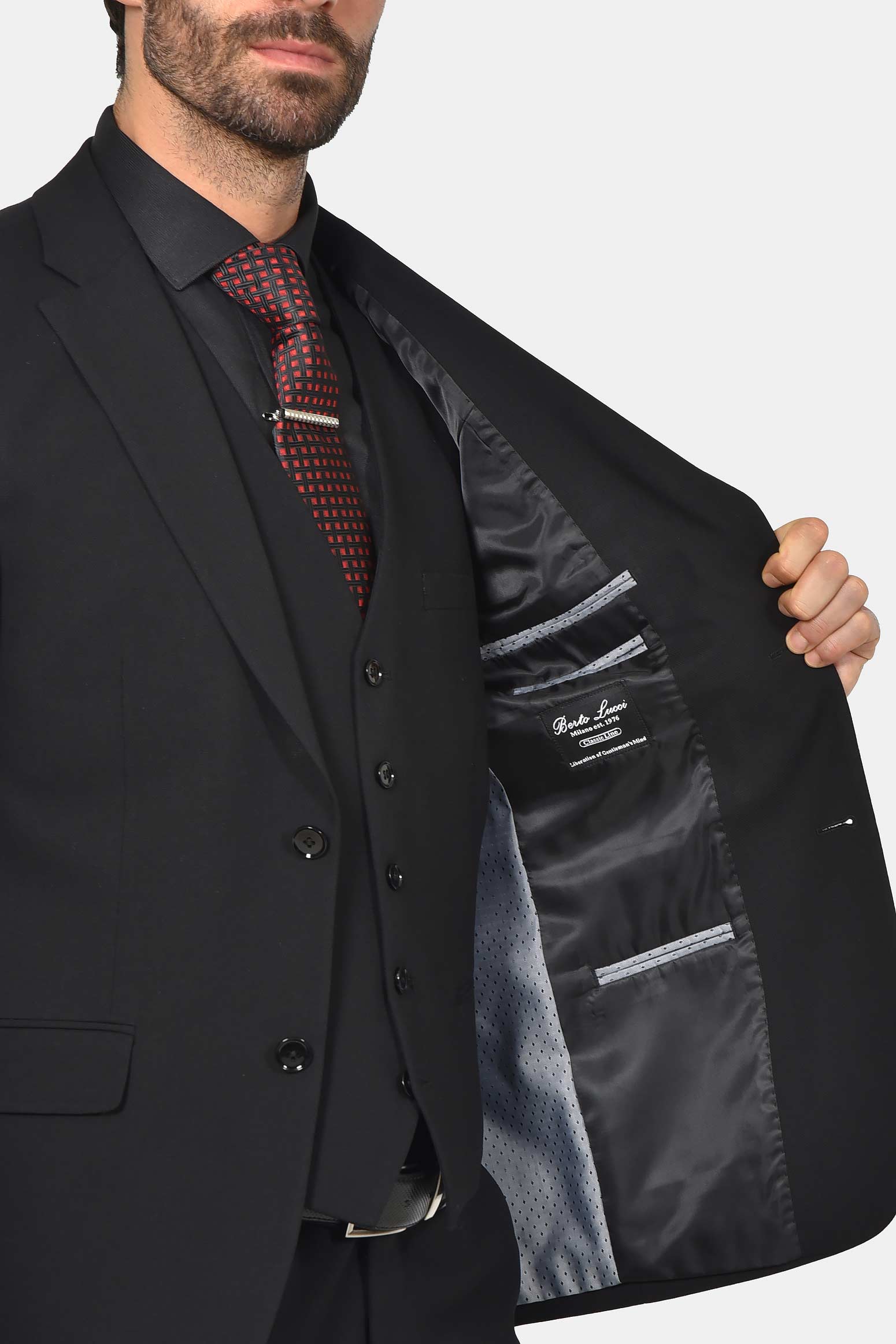 ανδρικό-κοστούμι-με-γιλέκο-classic-line