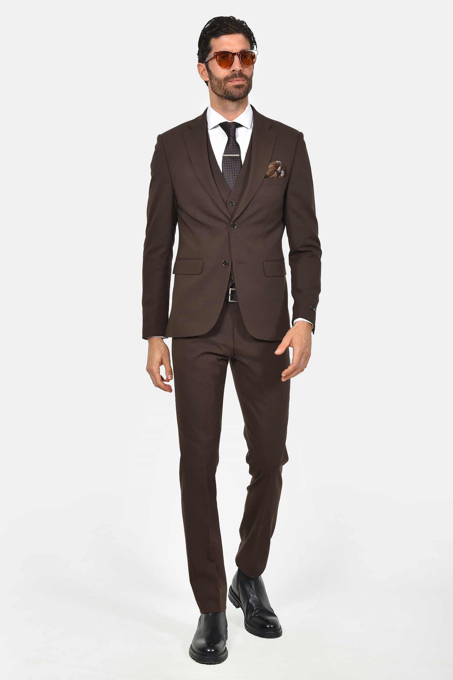 ανδρικό-κοστούμι-με-γιλέκο-classic-line