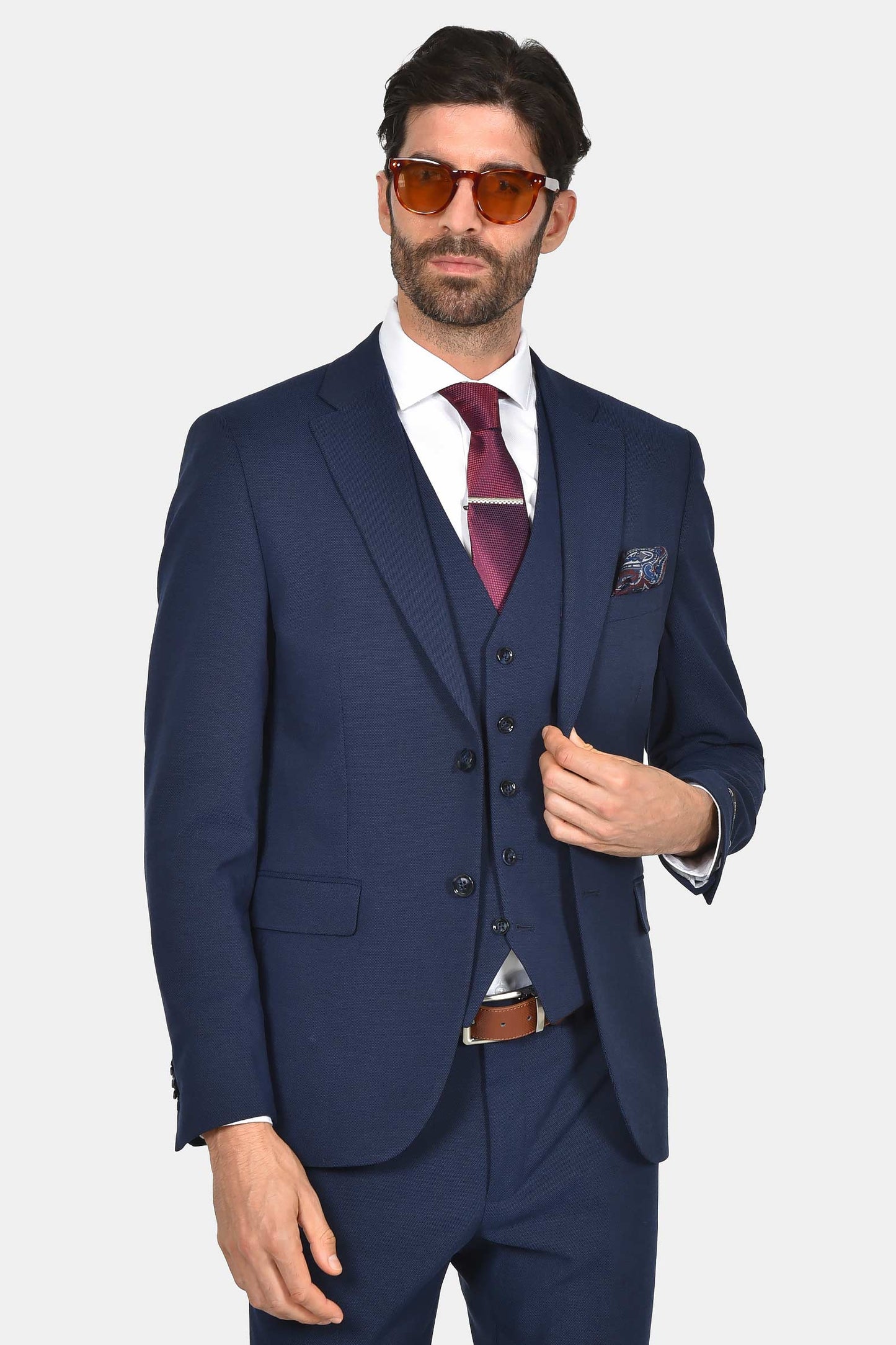 ανδρικό-κοστούμι-με-γιλέκο-classic-line