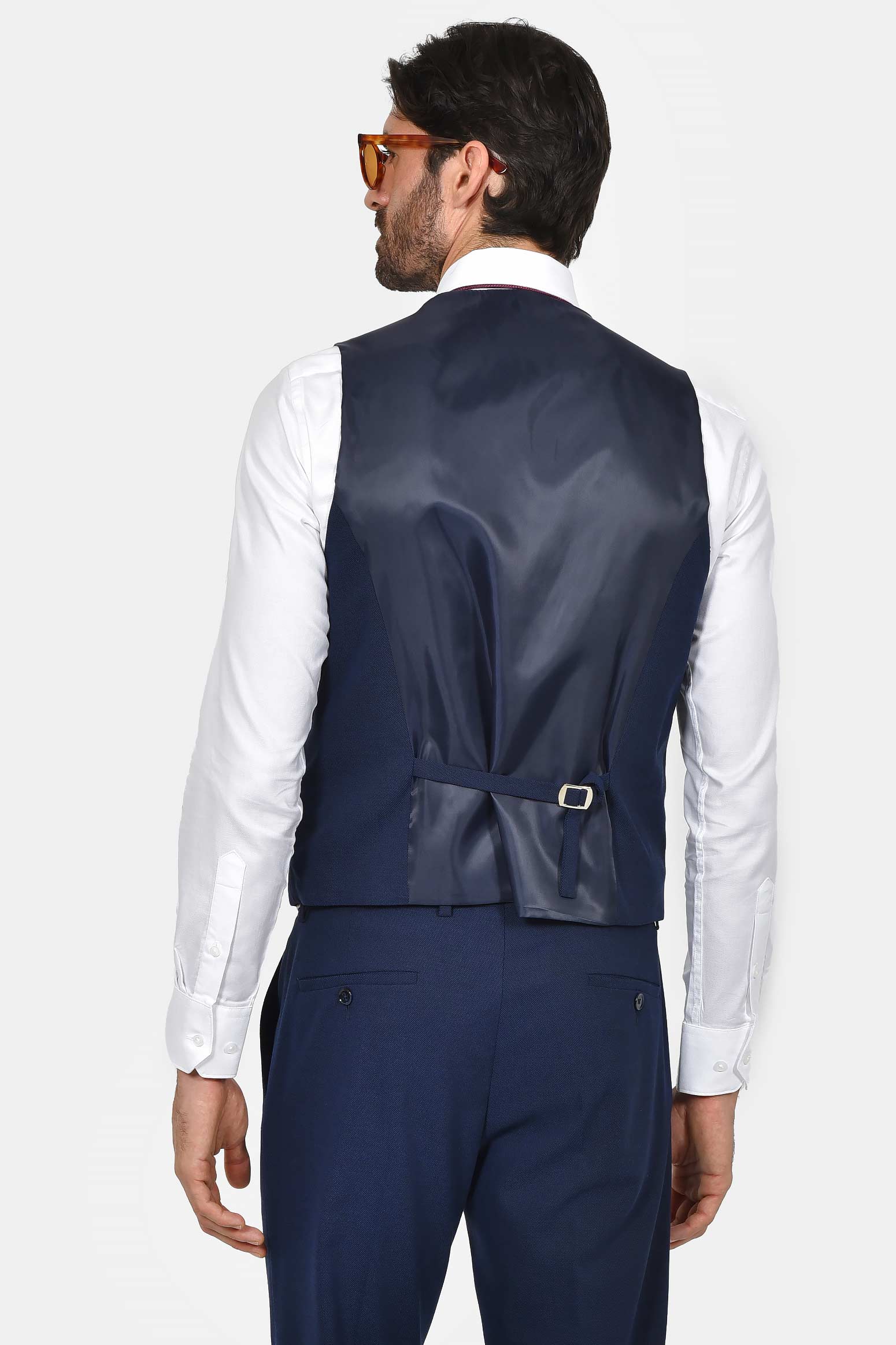 ανδρικό-κοστούμι-με-γιλέκο-classic-line