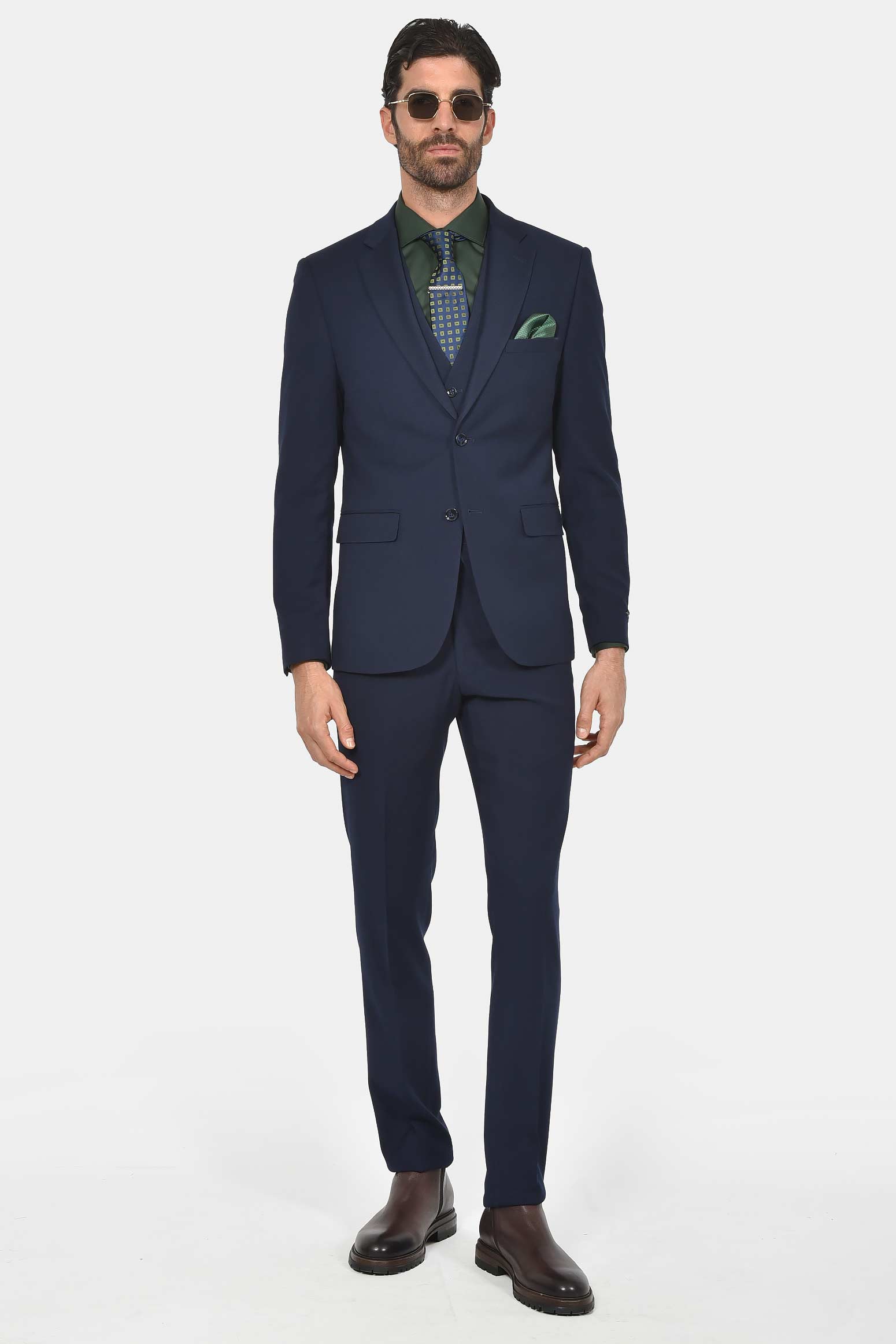 ανδρικό-κοστούμι-classic-line-με-γιλέκο