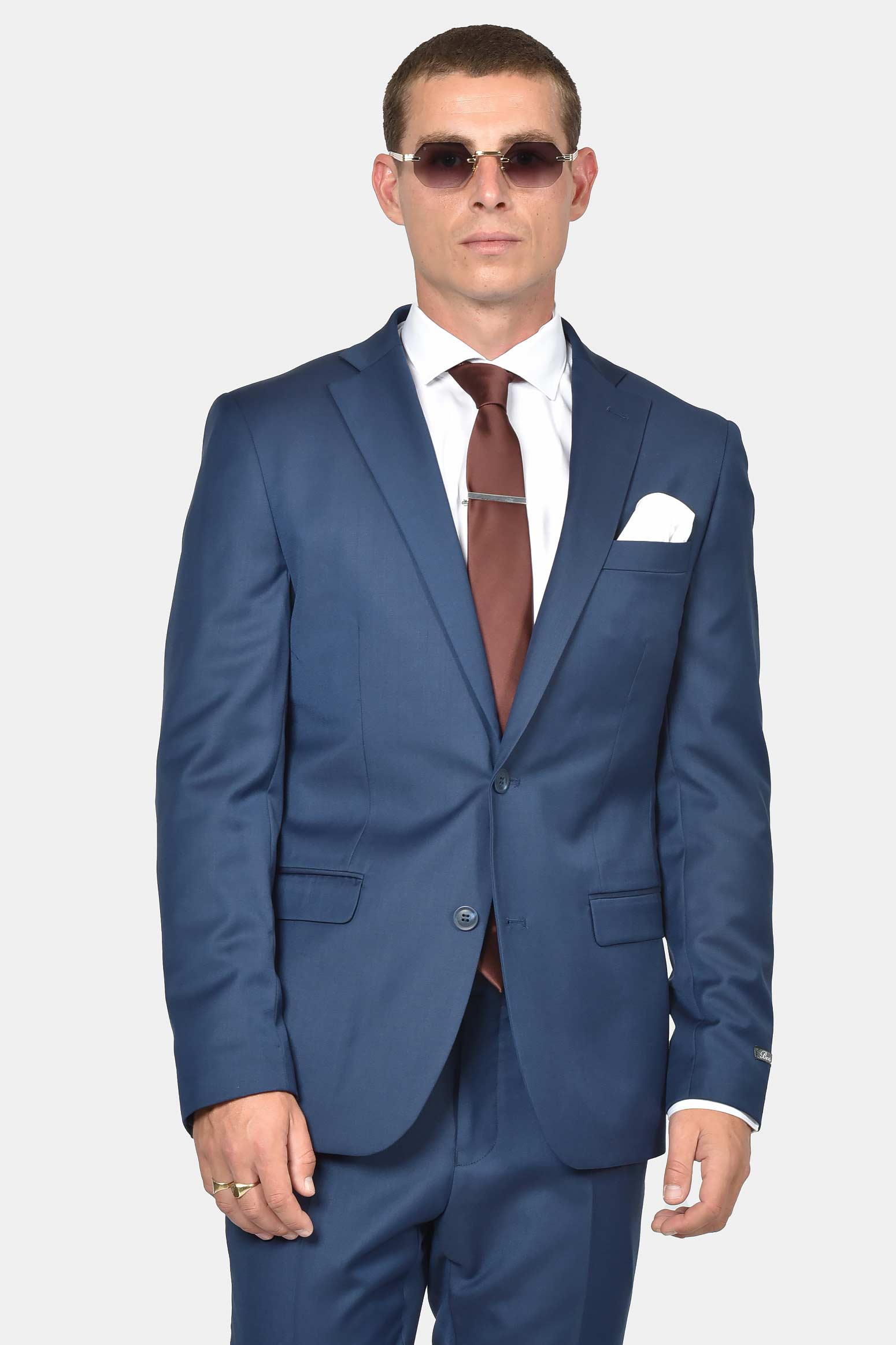 ανδρικό-κοστούμι-slim-fit-λείο-ύφασμα-με-μάλλινη-υφή-και-ελαφριά-ελαστικότητα