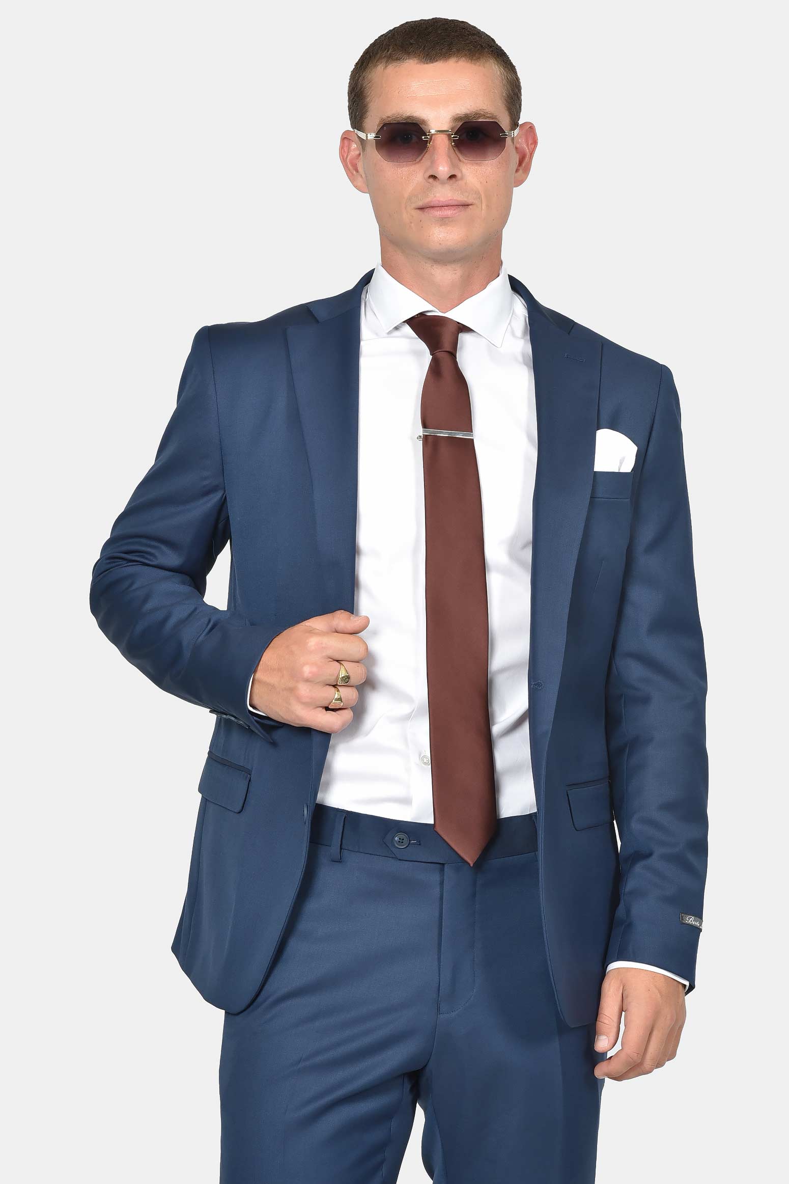 ανδρικό-κοστούμι-slim-fit-λείο-ύφασμα-με-μάλλινη-υφή-και-ελαφριά-ελαστικότητα