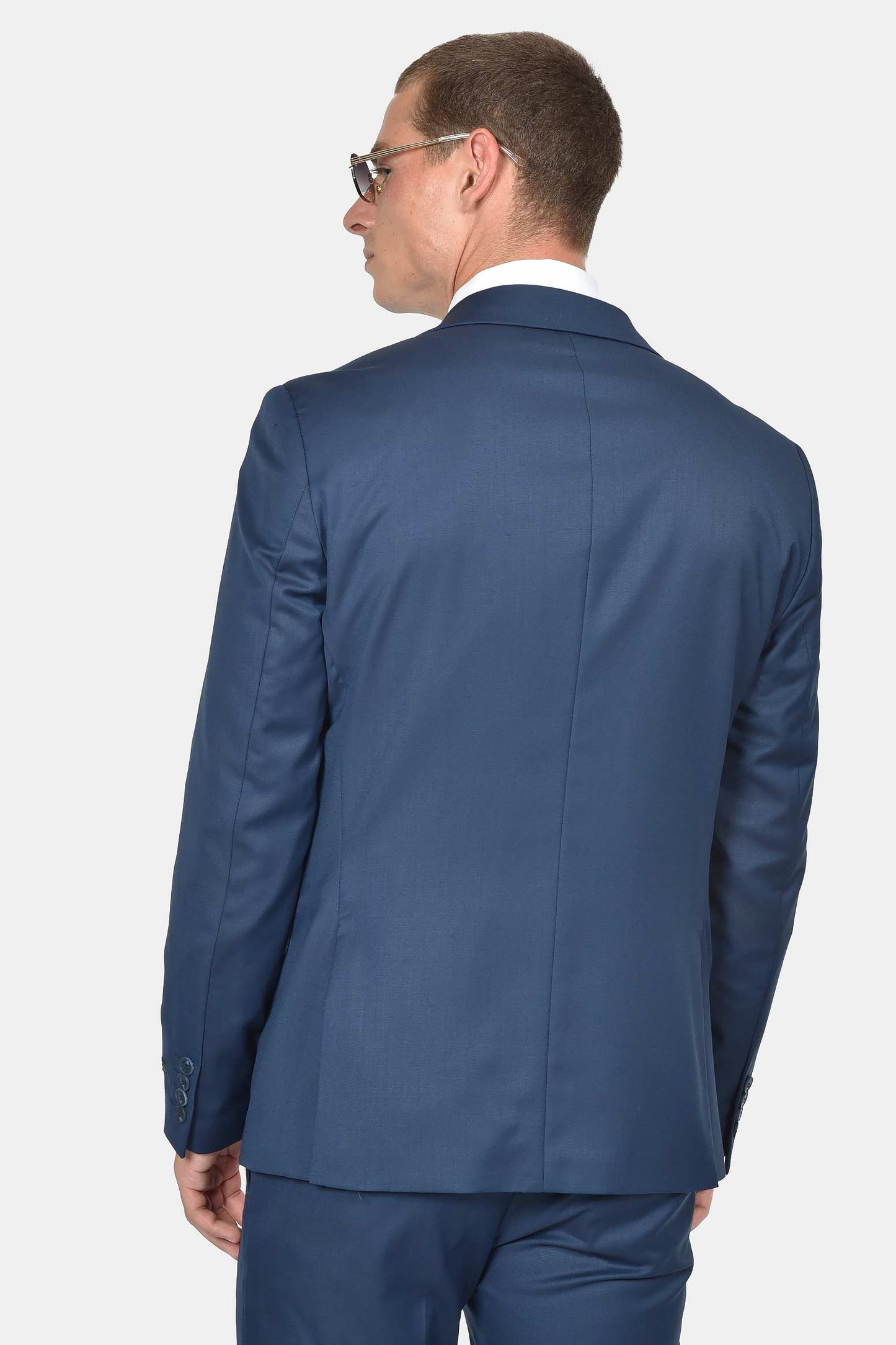 ανδρικό-κοστούμι-slim-fit-λείο-ύφασμα-με-μάλλινη-υφή-και-ελαφριά-ελαστικότητα