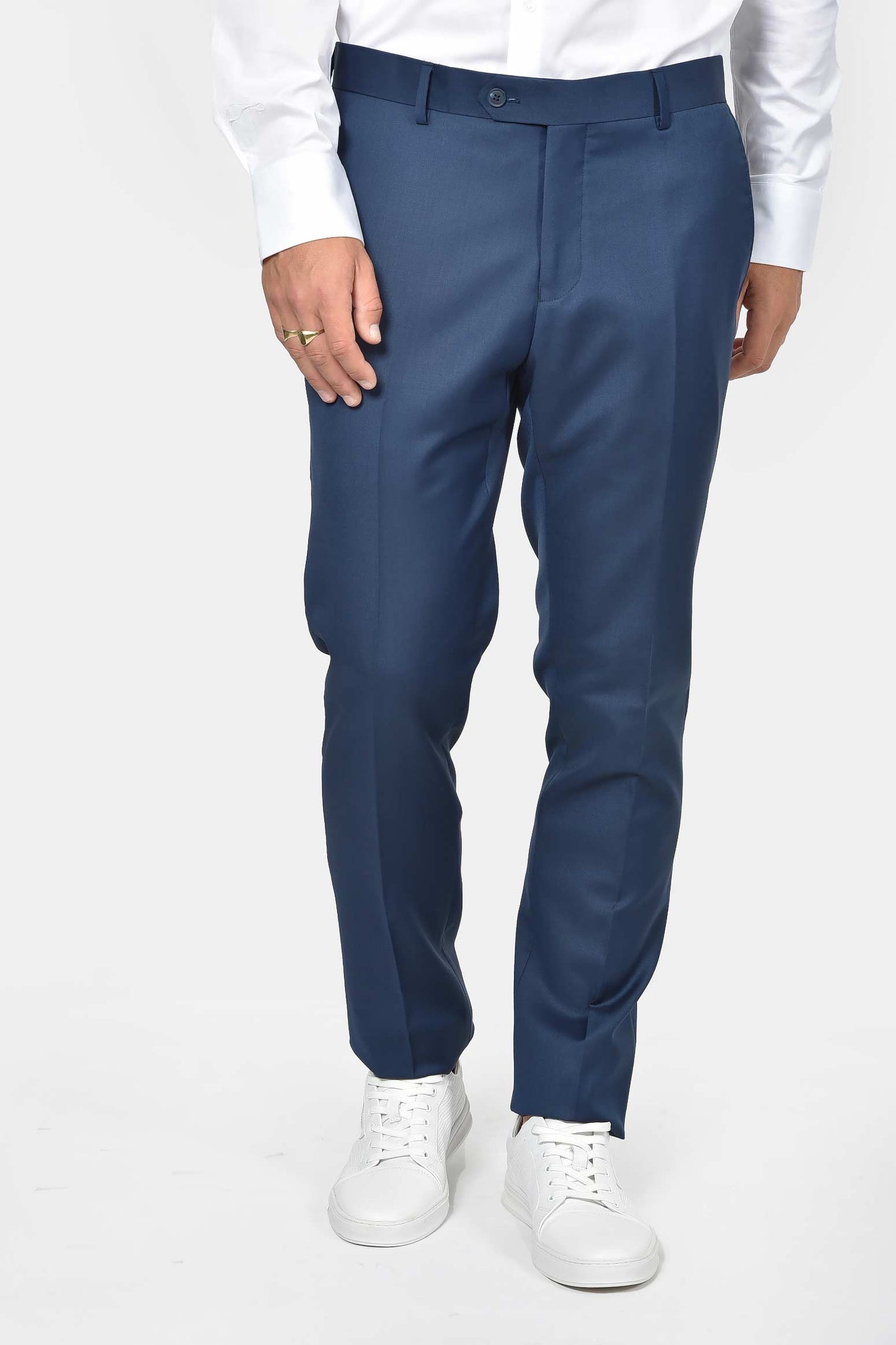 ανδρικό-κοστούμι-slim-fit-λείο-ύφασμα-με-μάλλινη-υφή-και-ελαφριά-ελαστικότητα