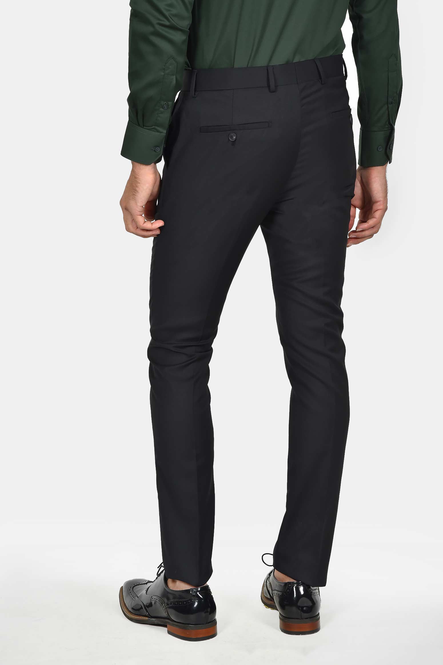 ανδρικό-κοστούμι-slim-fit-διαχρονική-κομψότητα-με-μοντέρνο-ύφος