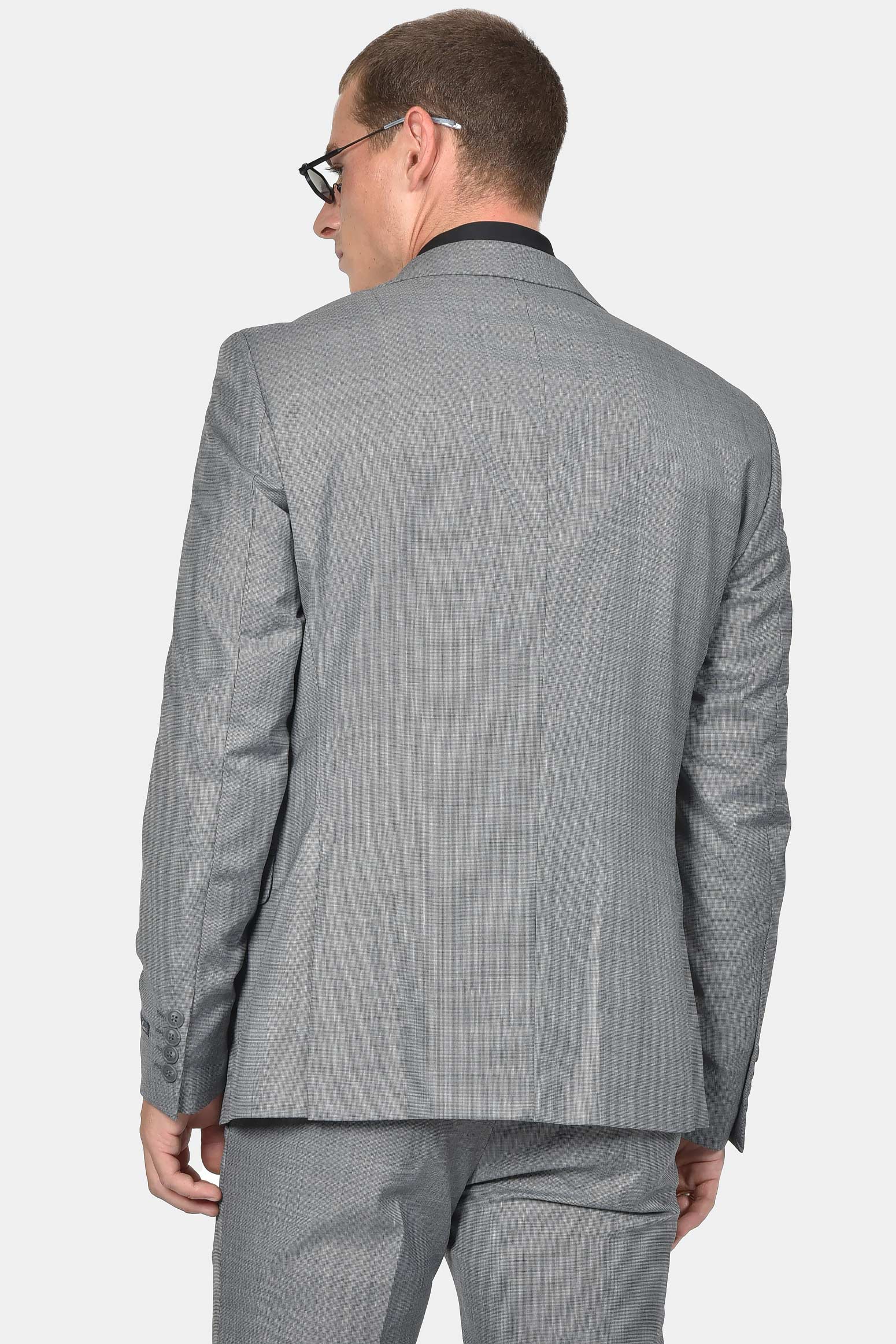 ανδρικό-κοστούμι-slim-fit-κομψότητα-με-μοντέρνα-εφαρμογή