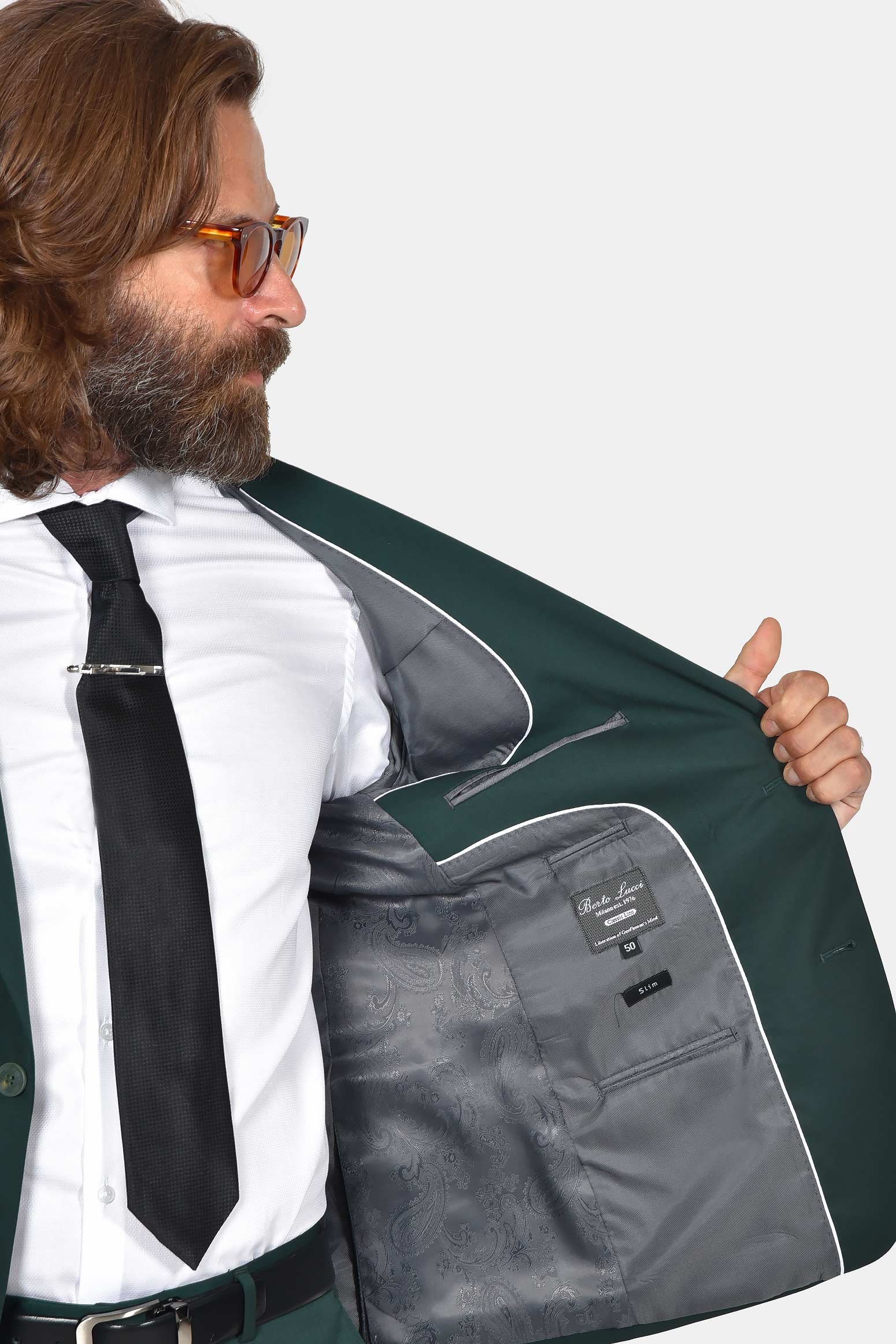 ανδρικό-κοστούμι-σε-στενή-γραμμή