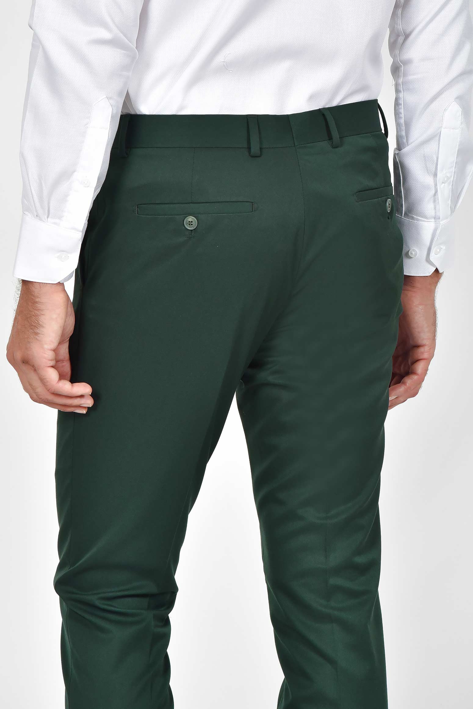 ανδρικό-κοστούμι-σε-στενή-γραμμή