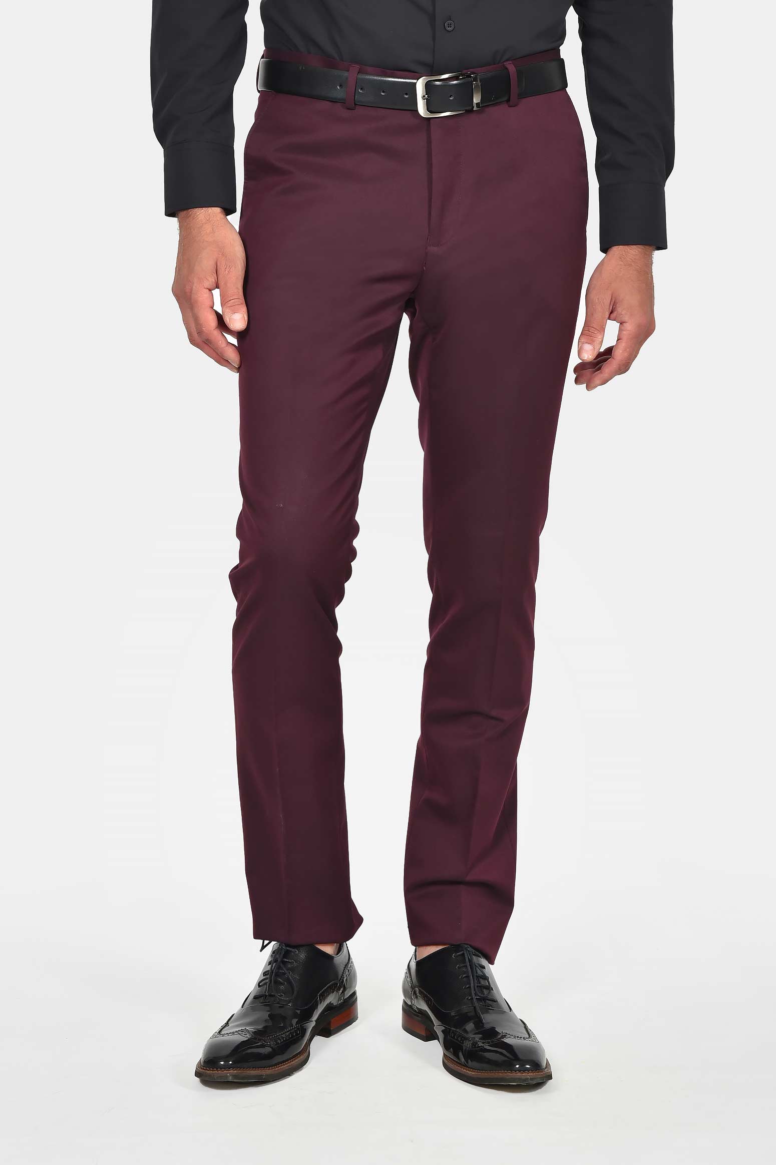 ανδρικό-κοστούμι-σε-στενή-γραμμή