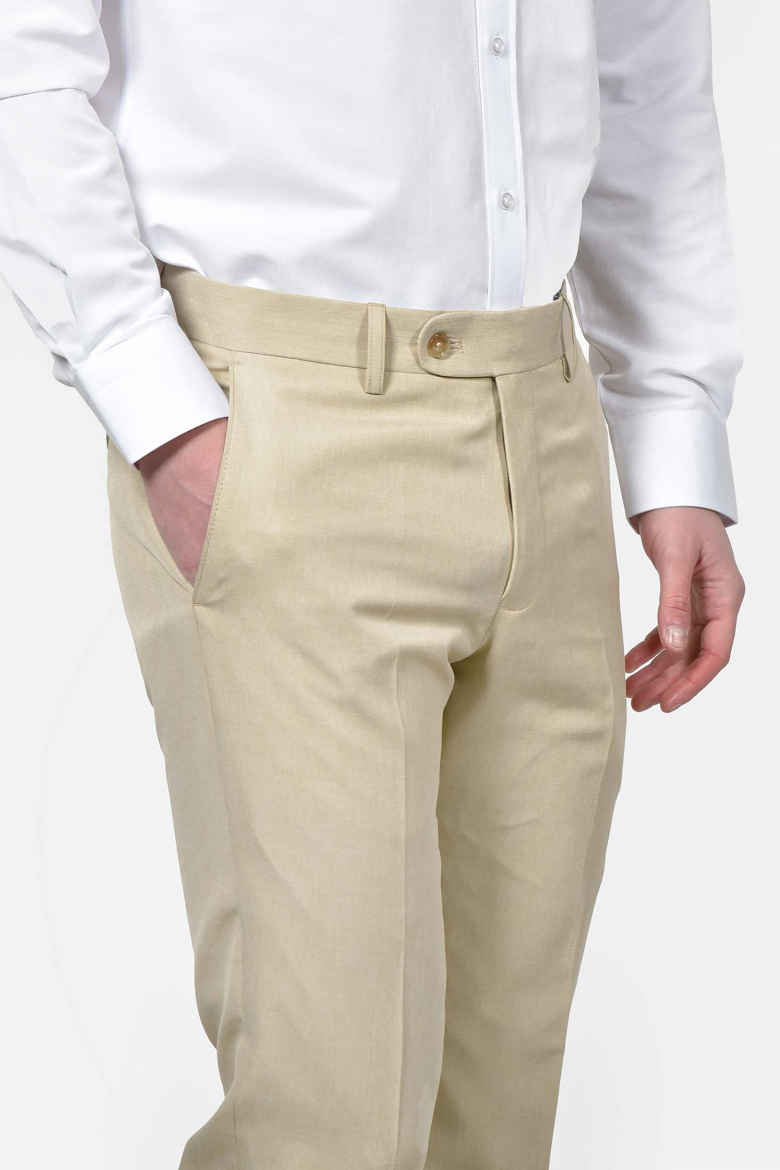 ανδρικό-κοστούμι-classic-line-με-κομψή-καθαρή-γραμμή-για-επίσημες-εμφανίσεις