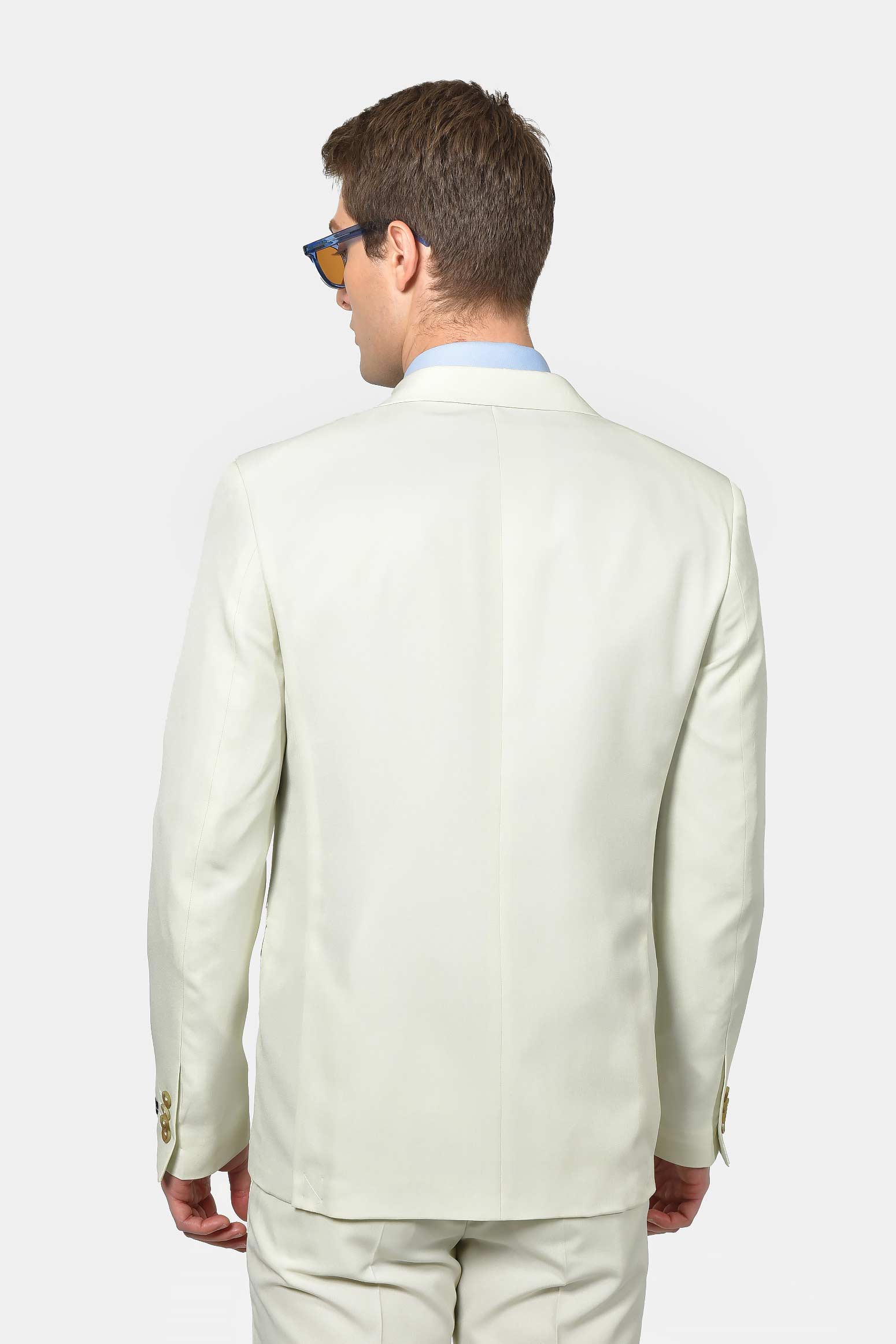 ανδρικό-κοστούμι-classic-line-με-κομψή-καθαρή-γραμμή-για-επίσημες-εμφανίσεις