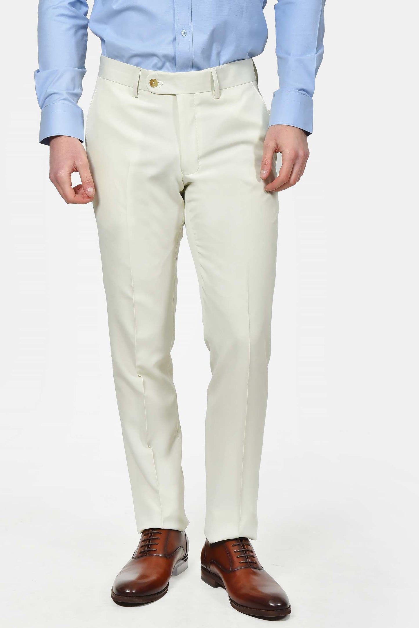 ανδρικό-κοστούμι-classic-line-με-κομψή-καθαρή-γραμμή-για-επίσημες-εμφανίσεις