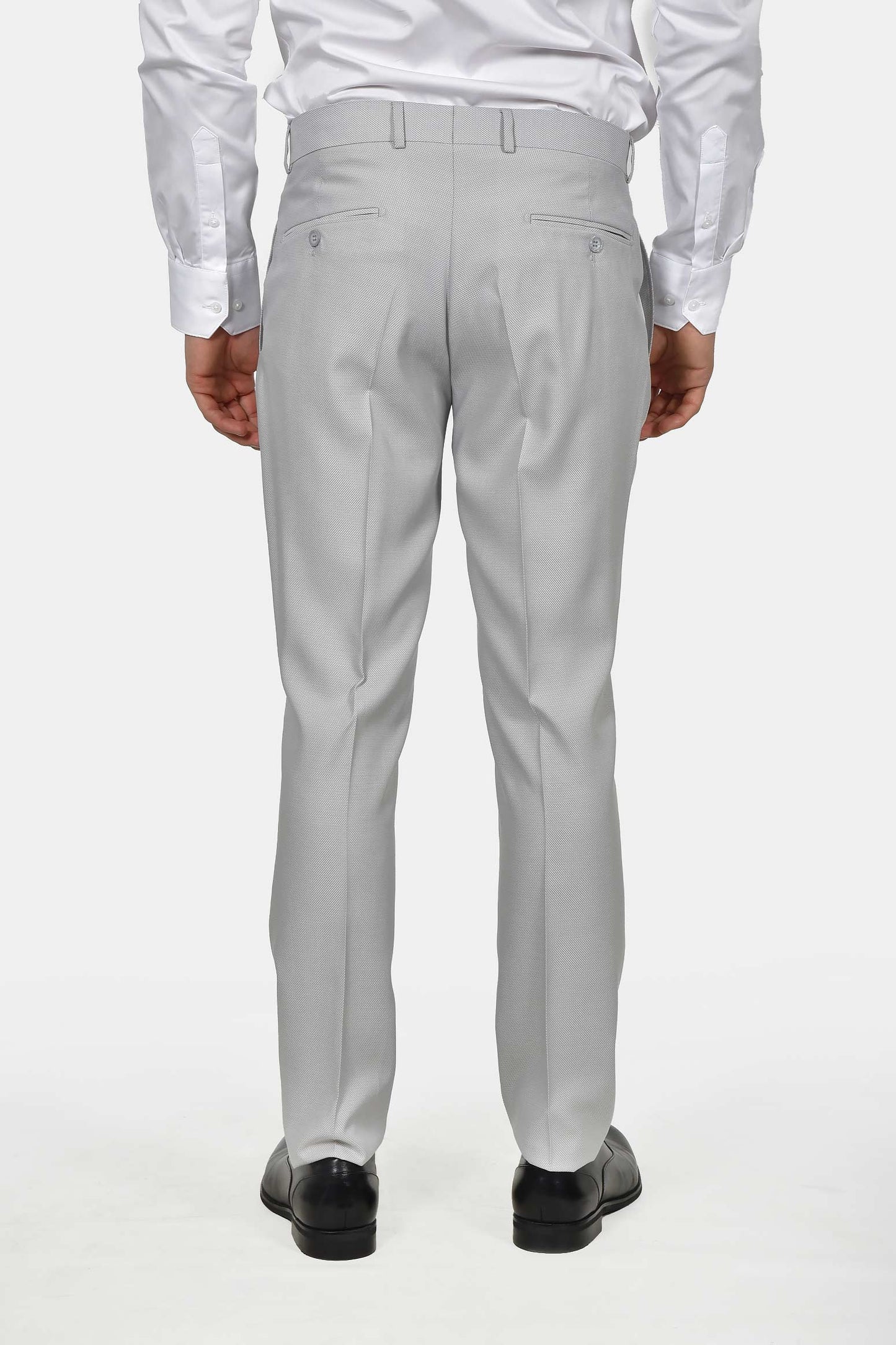 ανδρικό-γαμπριάτικο-κοστούμι-classic-line-με-σατέν-πέτο-και-κομψό-formal-design