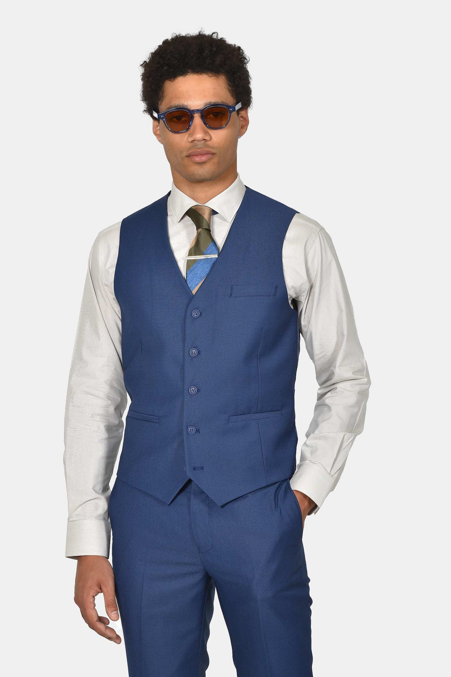 ανδρικό-κοστούμι-slim-fit-με-γιλέκο-για-κομψές-&-ολοκληρωμένες-εμφανίσεις