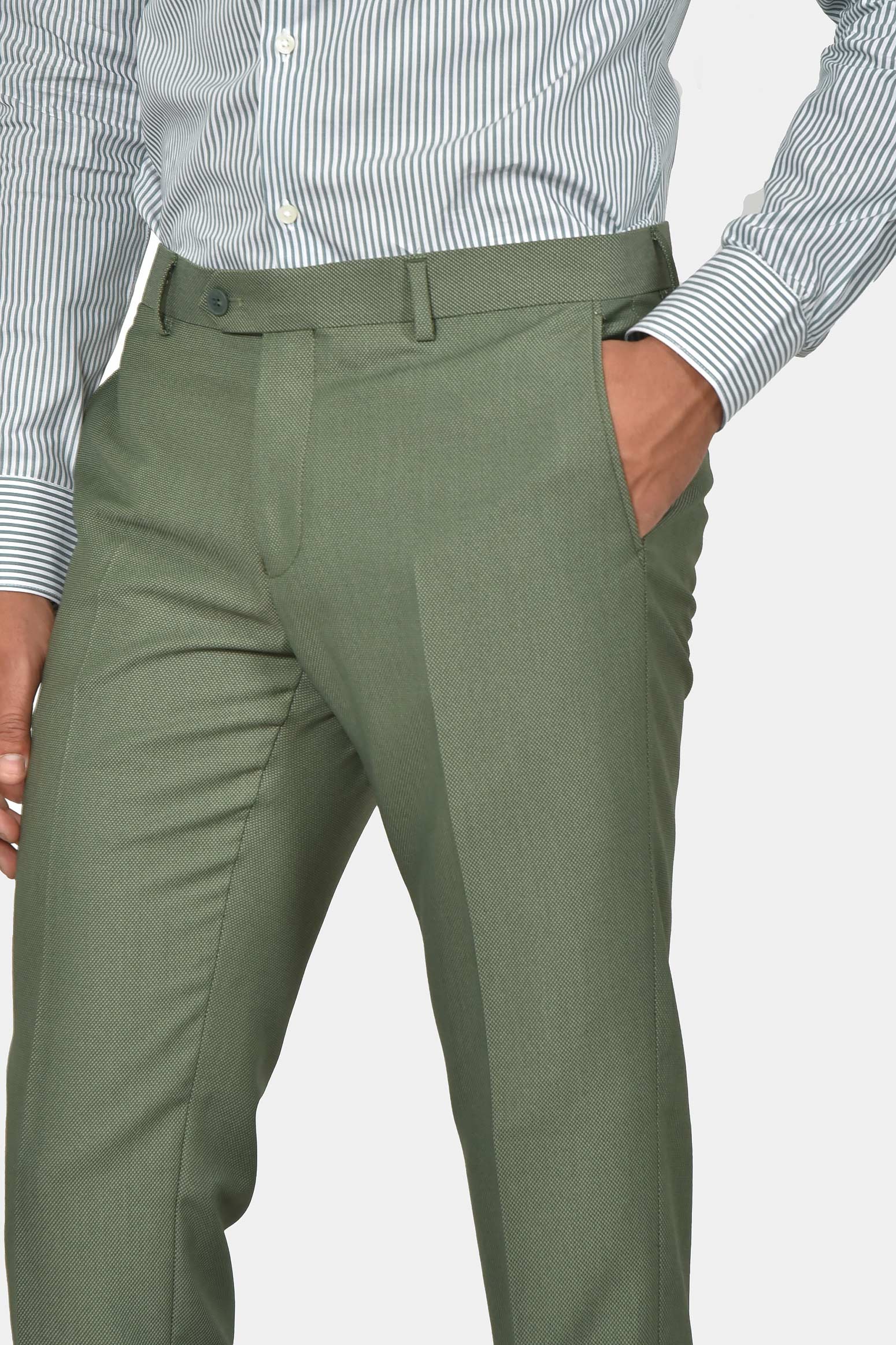 ανδρικό-κοστούμι-slim-fit-με-γιλέκο-για-κομψές-&-ολοκληρωμένες-εμφανίσεις