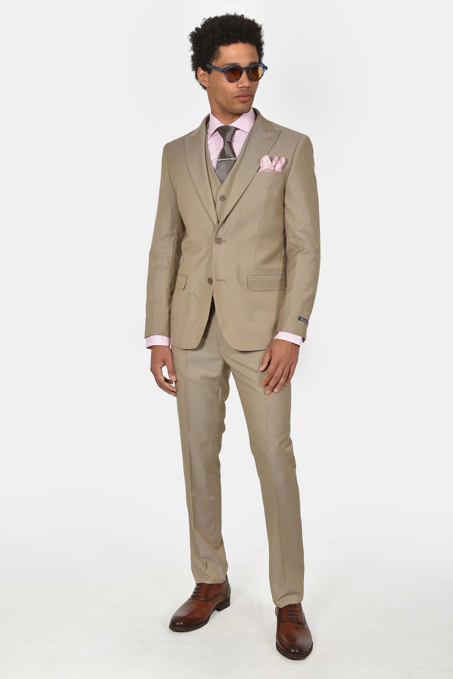 ανδρικό-κοστούμι-slim-fit-με-γιλέκο-για-κομψές-&-ολοκληρωμένες-εμφανίσεις