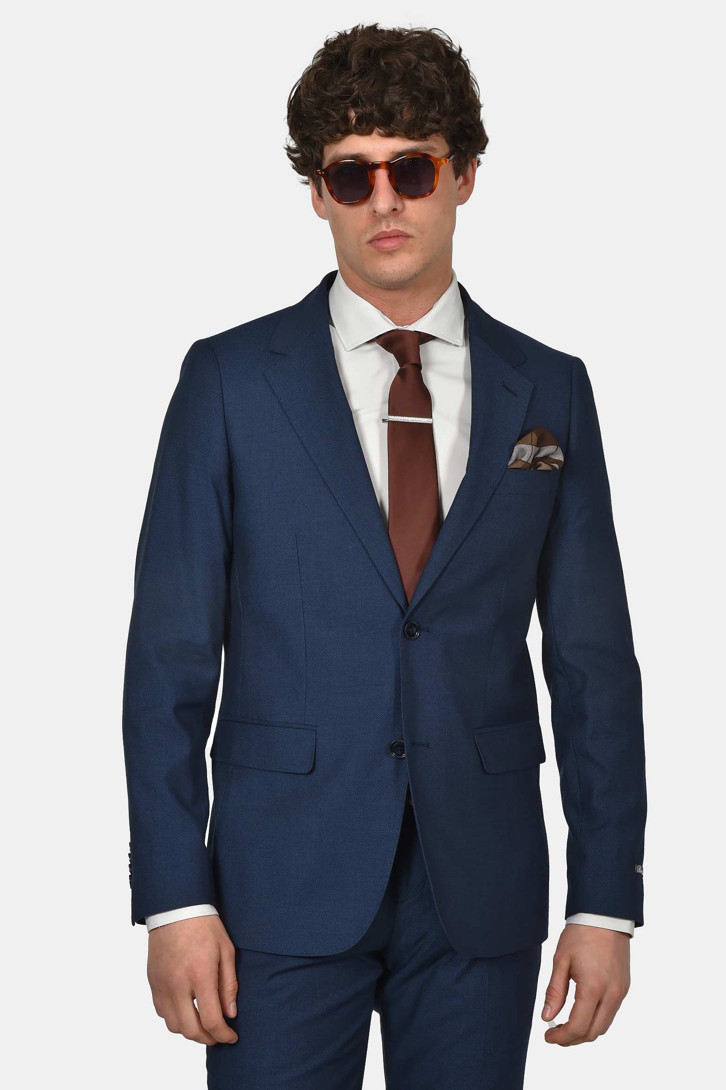 ανδρικό-κοστούμι-slim-fit-με-ελαστική-άνεση-και-κομψή-γραμμή