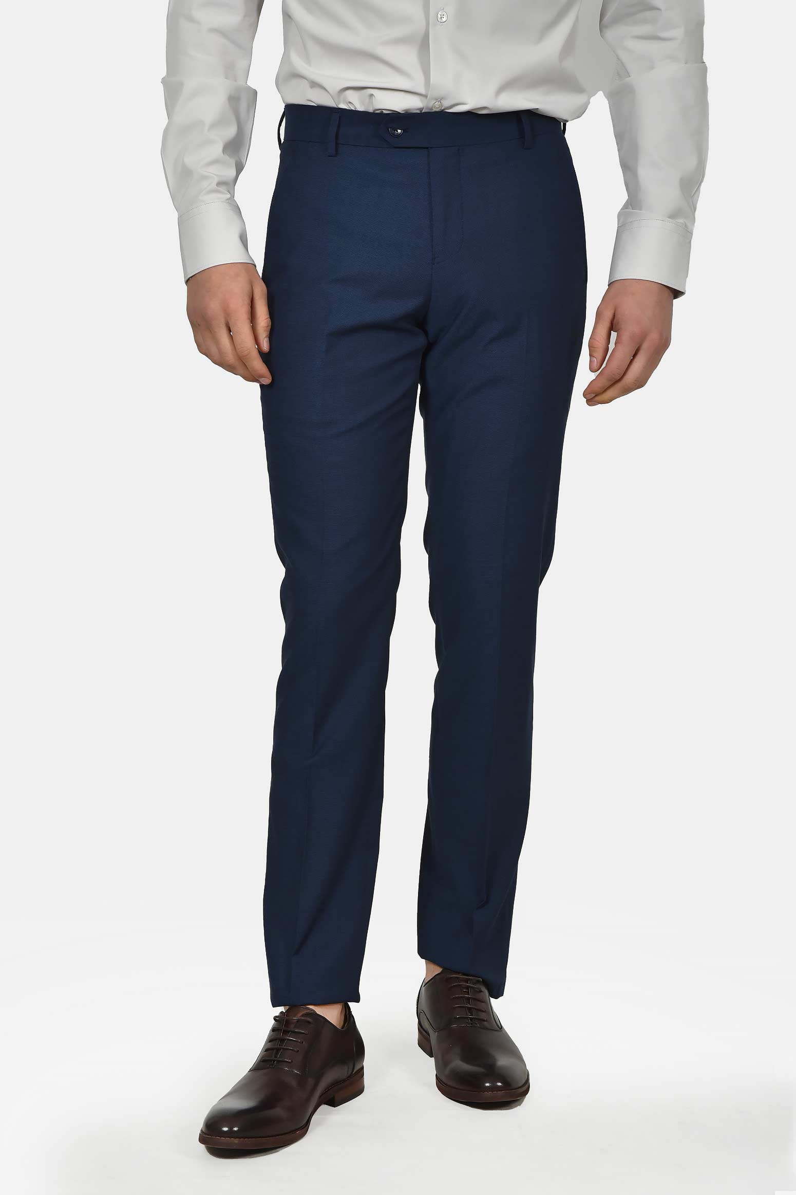 ανδρικό-κοστούμι-slim-fit-με-ελαστική-άνεση-και-κομψή-γραμμή