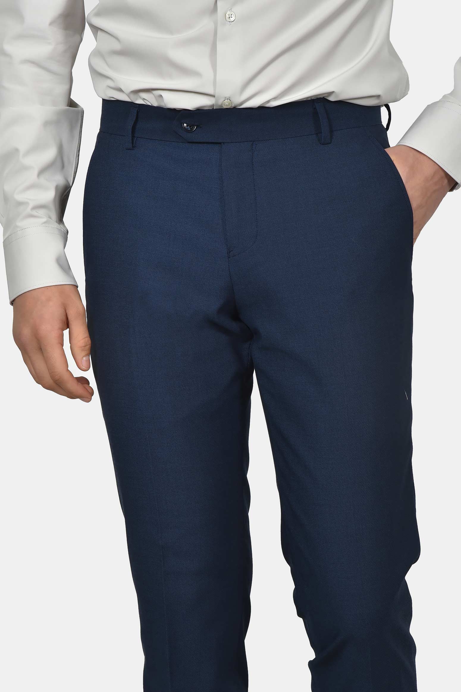 ανδρικό-κοστούμι-slim-fit-με-ελαστική-άνεση-και-κομψή-γραμμή