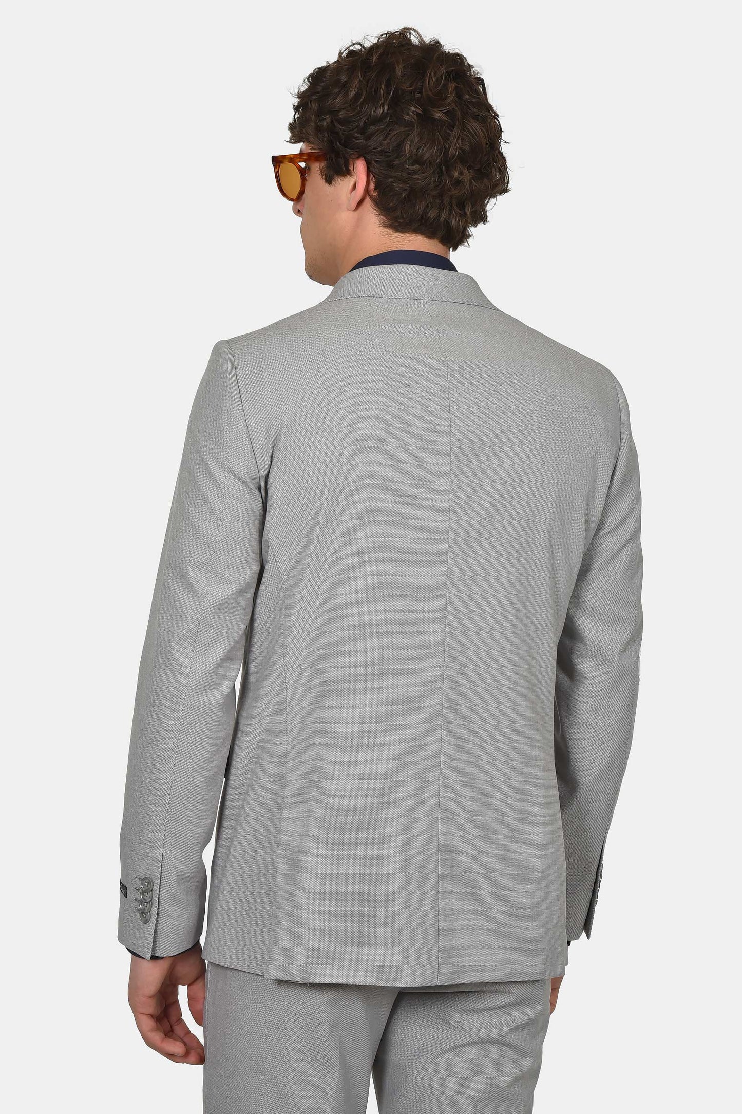 ανδρικό-κοστούμι-slim-fit-με-ελαστική-άνεση-και-κομψή-γραμμή