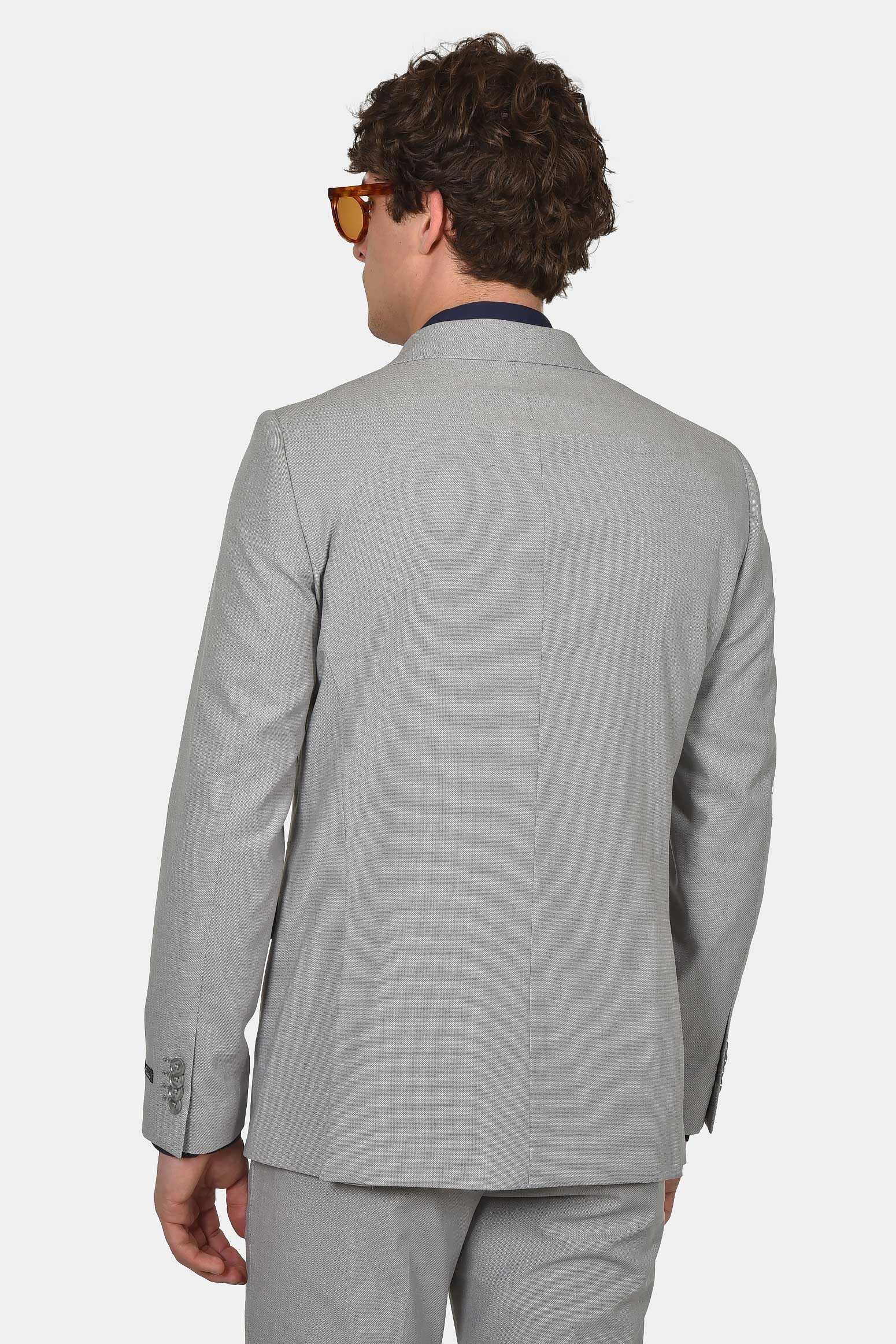 ανδρικό-κοστούμι-slim-fit-με-ελαστική-άνεση-και-κομψή-γραμμή