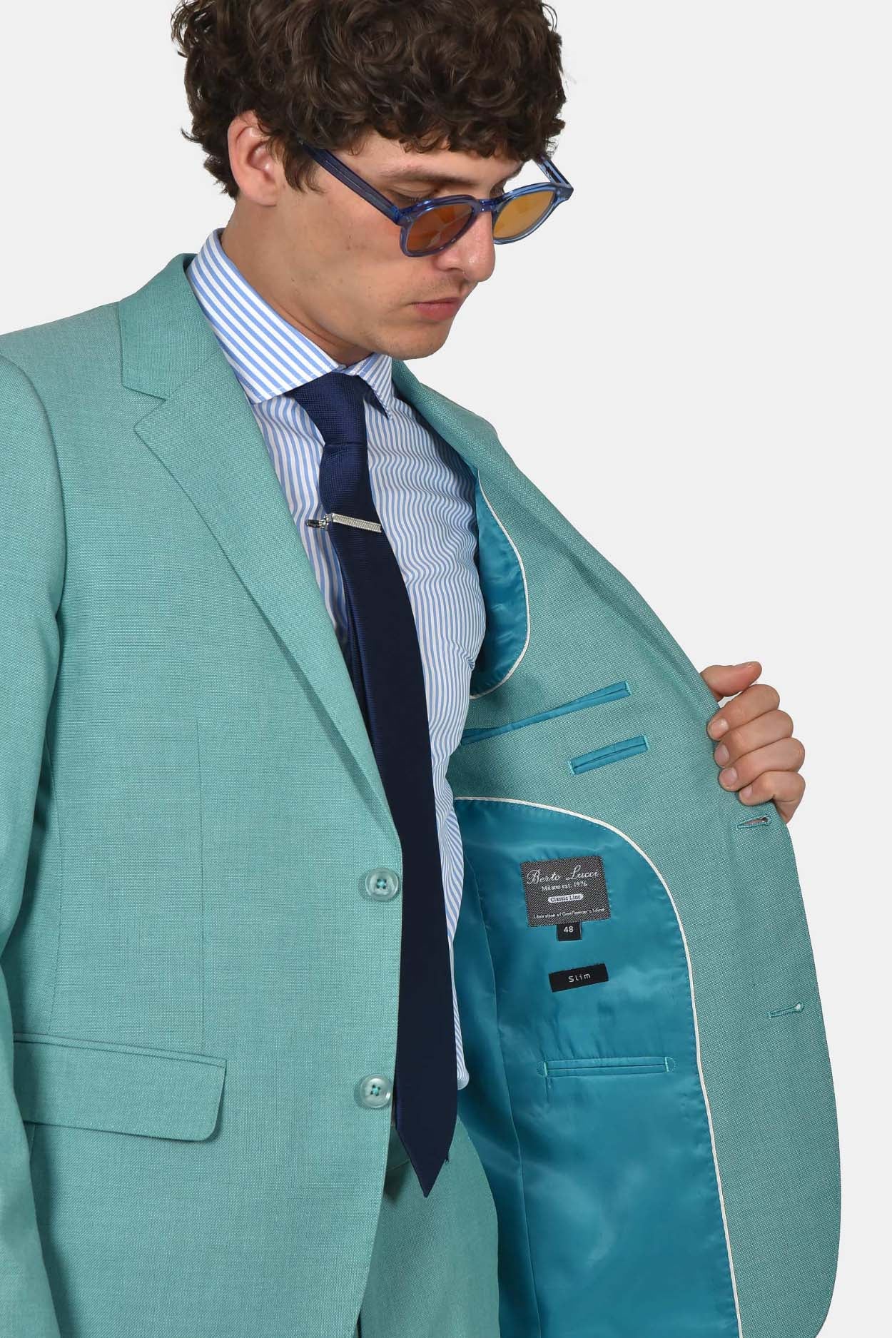 ανδρικό-κοστούμι-slim-fit-με-ελαστική-άνεση-και-κομψή-γραμμή