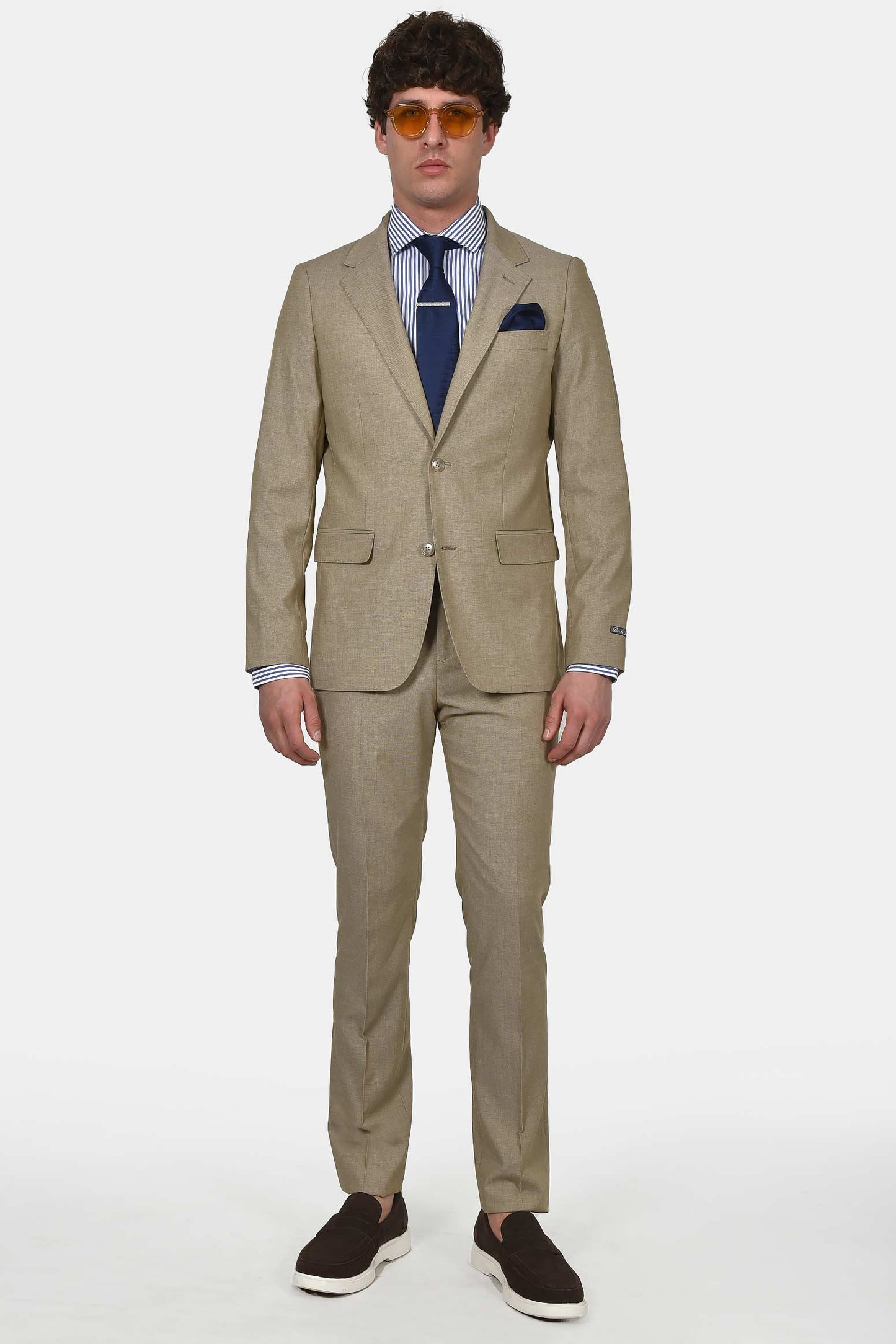 ανδρικό-κοστούμι-slim-fit-με-ελαστική-άνεση-και-κομψή-γραμμή