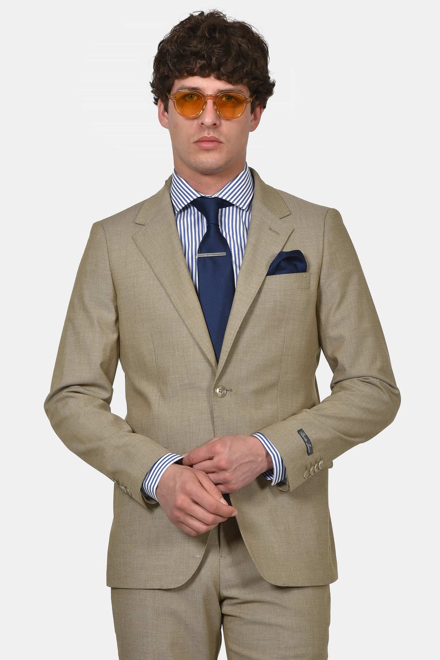 ανδρικό-κοστούμι-slim-fit-με-ελαστική-άνεση-και-κομψή-γραμμή