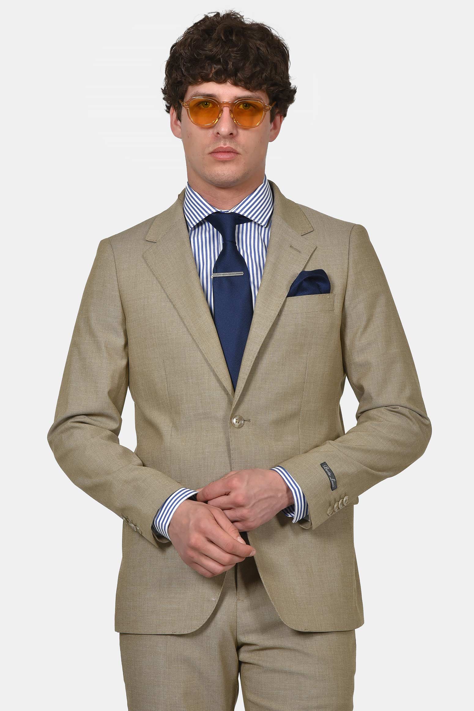 ανδρικό-κοστούμι-slim-fit-με-ελαστική-άνεση-και-κομψή-γραμμή