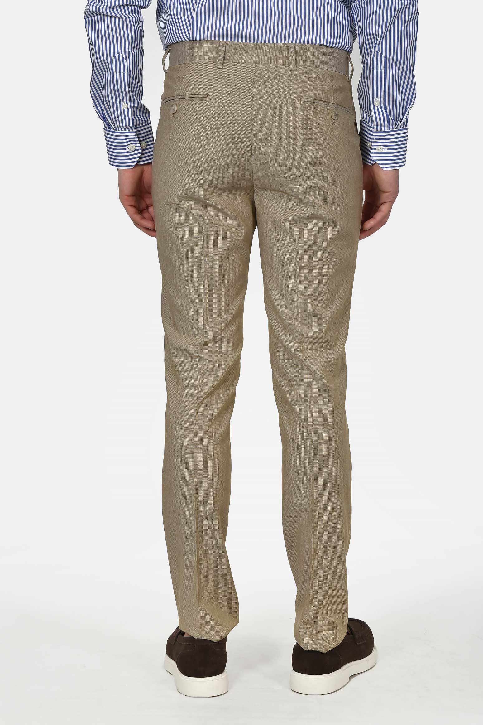 ανδρικό-κοστούμι-slim-fit-με-ελαστική-άνεση-και-κομψή-γραμμή