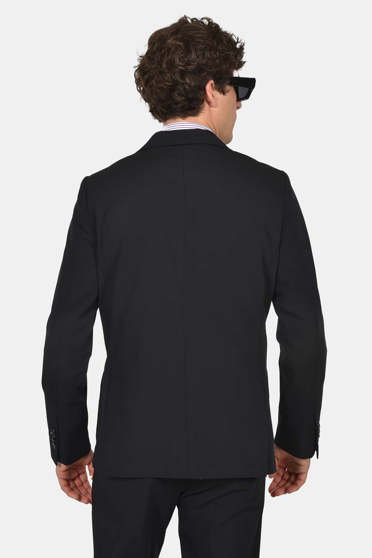 ανδρικό-κοστούμι-slim-fit-με-ελαστική-κίνηση-και-άνετη-εφαρμογή