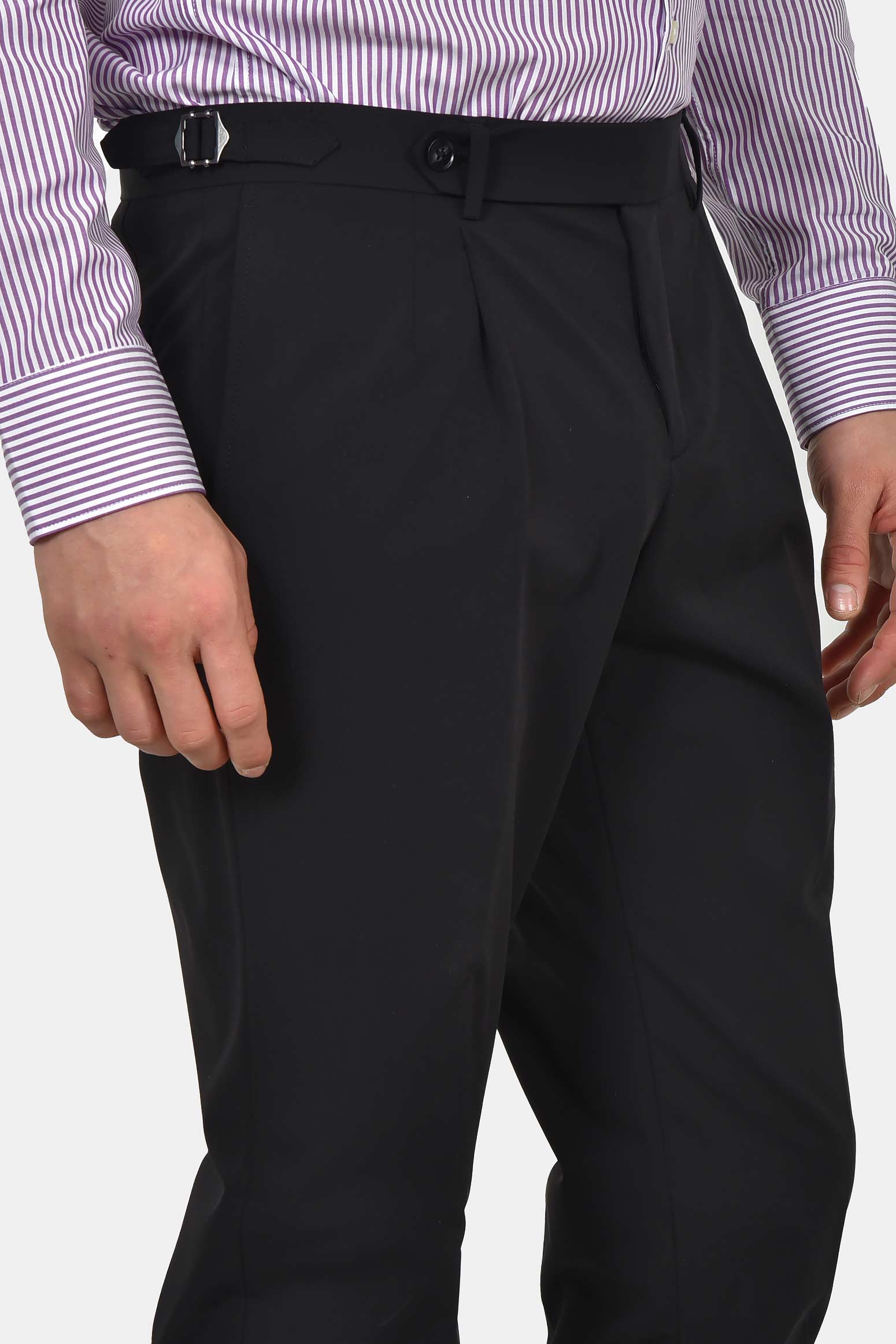 ανδρικό-κοστούμι-slim-fit-με-ελαστική-κίνηση-και-άνετη-εφαρμογή