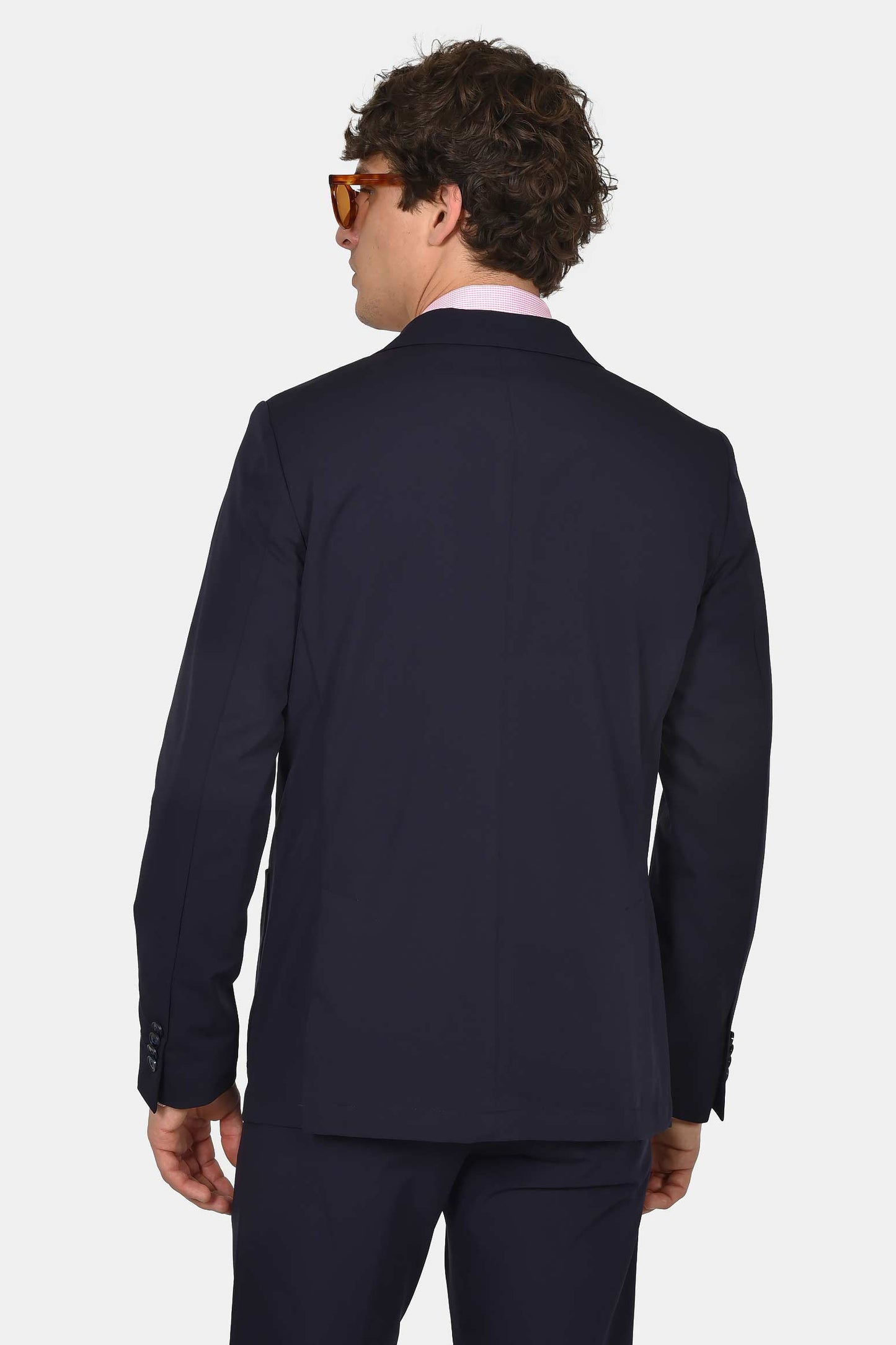 ανδρικό-κοστούμι-slim-fit-με-ελαστική-κίνηση-και-άνετη-εφαρμογή