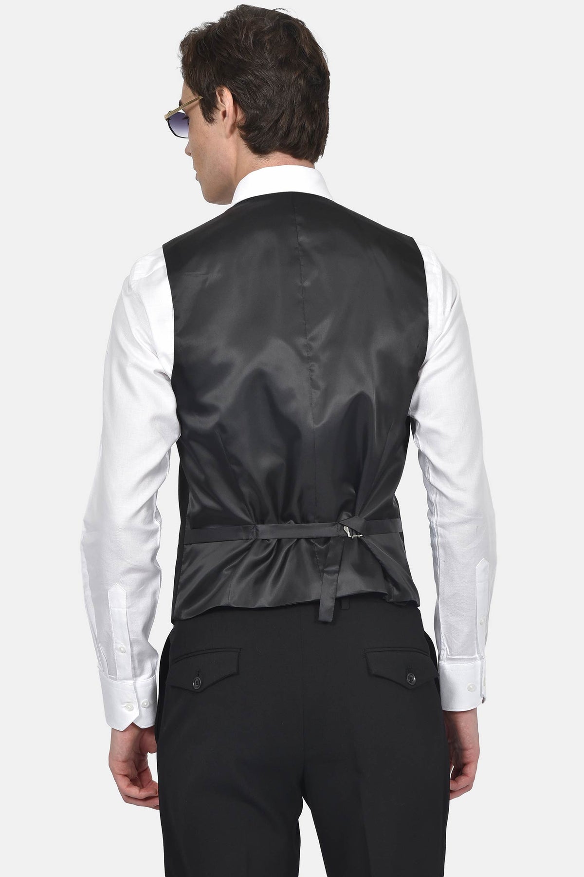 ανδρικό-κοστούμι-με-γιλέκο-slim-fit-με-κλασικό-πέτο-&-τσέπες-με-καπάκι-για-κομψές-εμφανίσεις
