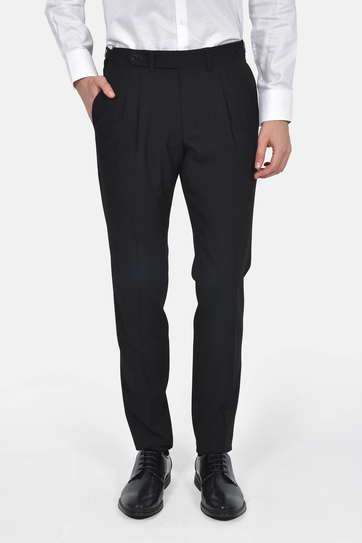 ανδρικό-κοστούμι-με-γιλέκο-slim-fit-με-κλασικό-πέτο-&-τσέπες-με-καπάκι-για-κομψές-εμφανίσεις