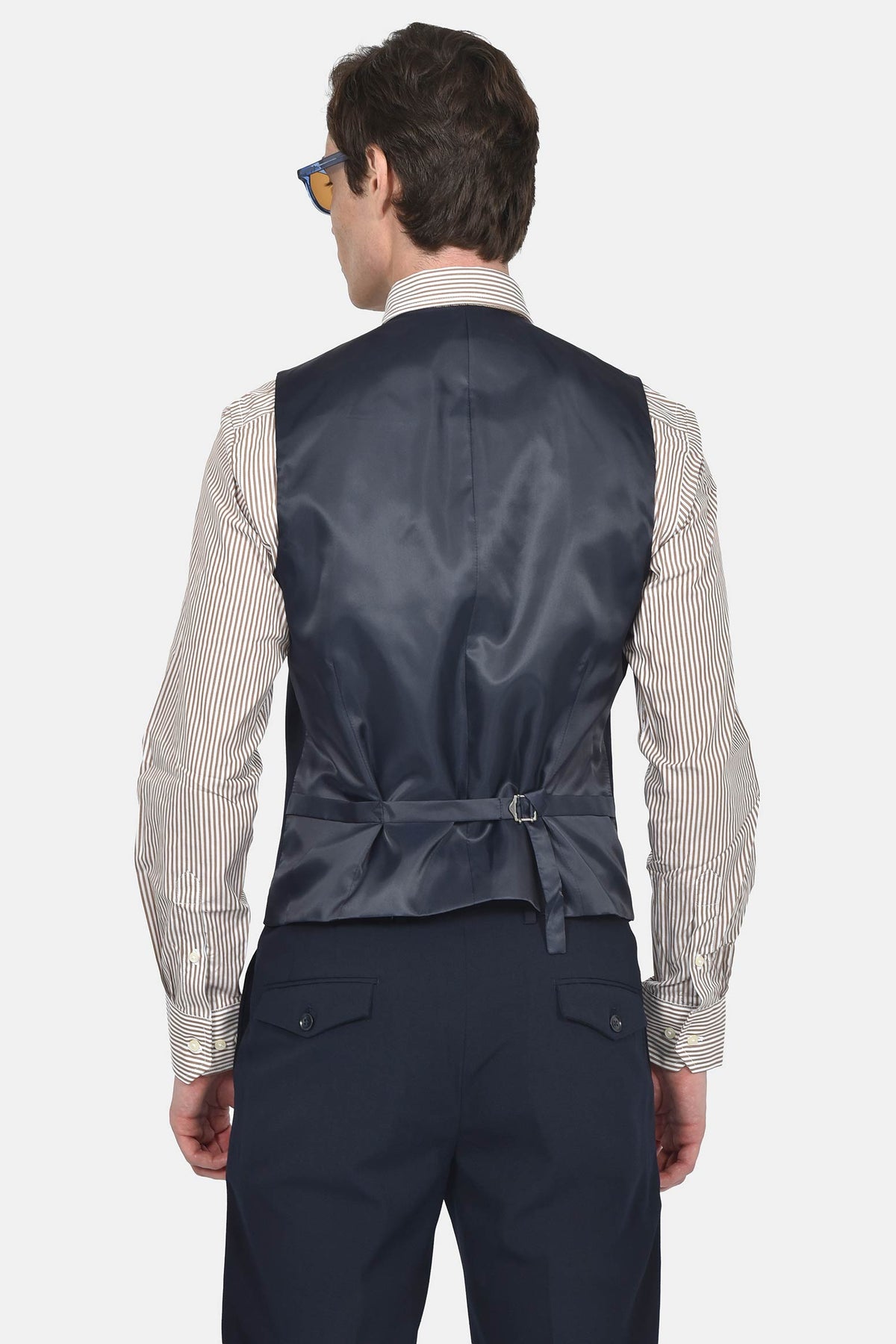ανδρικό-κοστούμι-με-γιλέκο-slim-fit-με-κλασικό-πέτο-&-τσέπες-με-καπάκι-για-κομψές-εμφανίσεις